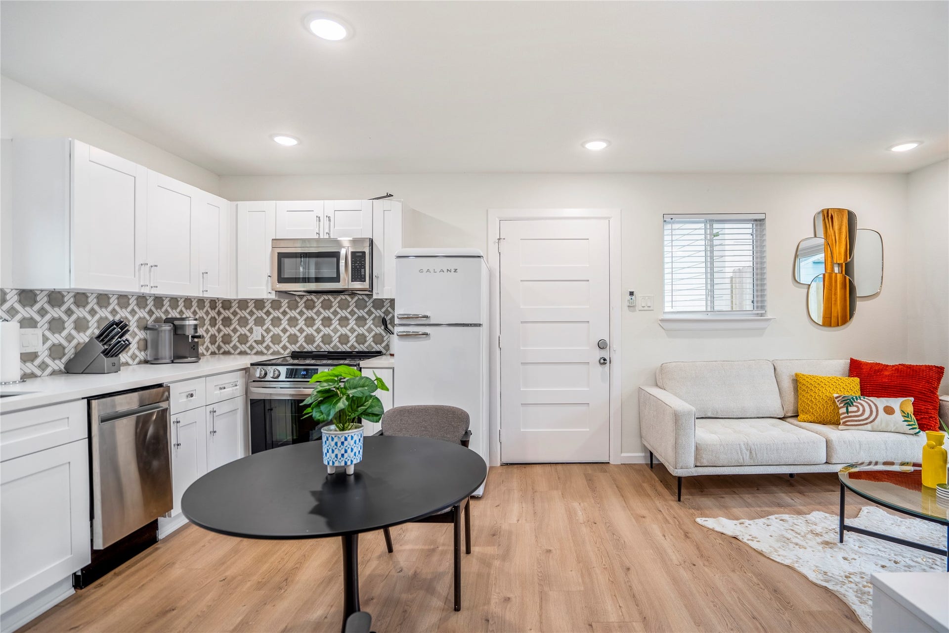 2208 Jean Street, Houston, TX 77023 2208 Jean Street, Houston, TX 77023