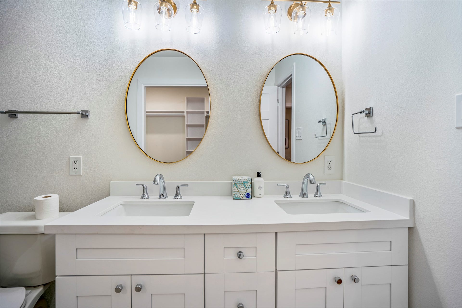 2208 Jean Street, Houston, TX 77023 2208 Jean Street, Houston, TX 77023