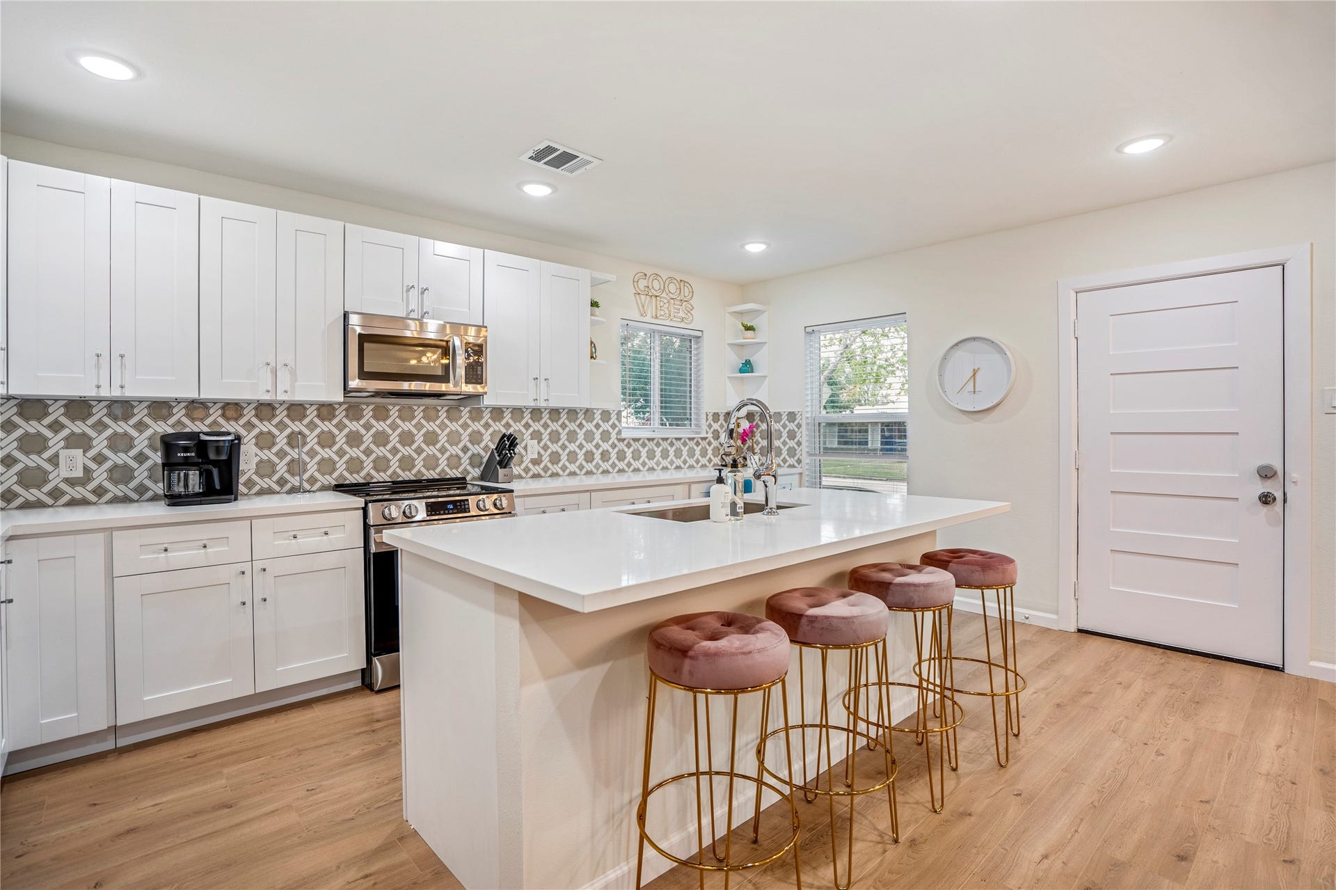 2208 Jean Street, Houston, TX 77023 2208 Jean Street, Houston, TX 77023