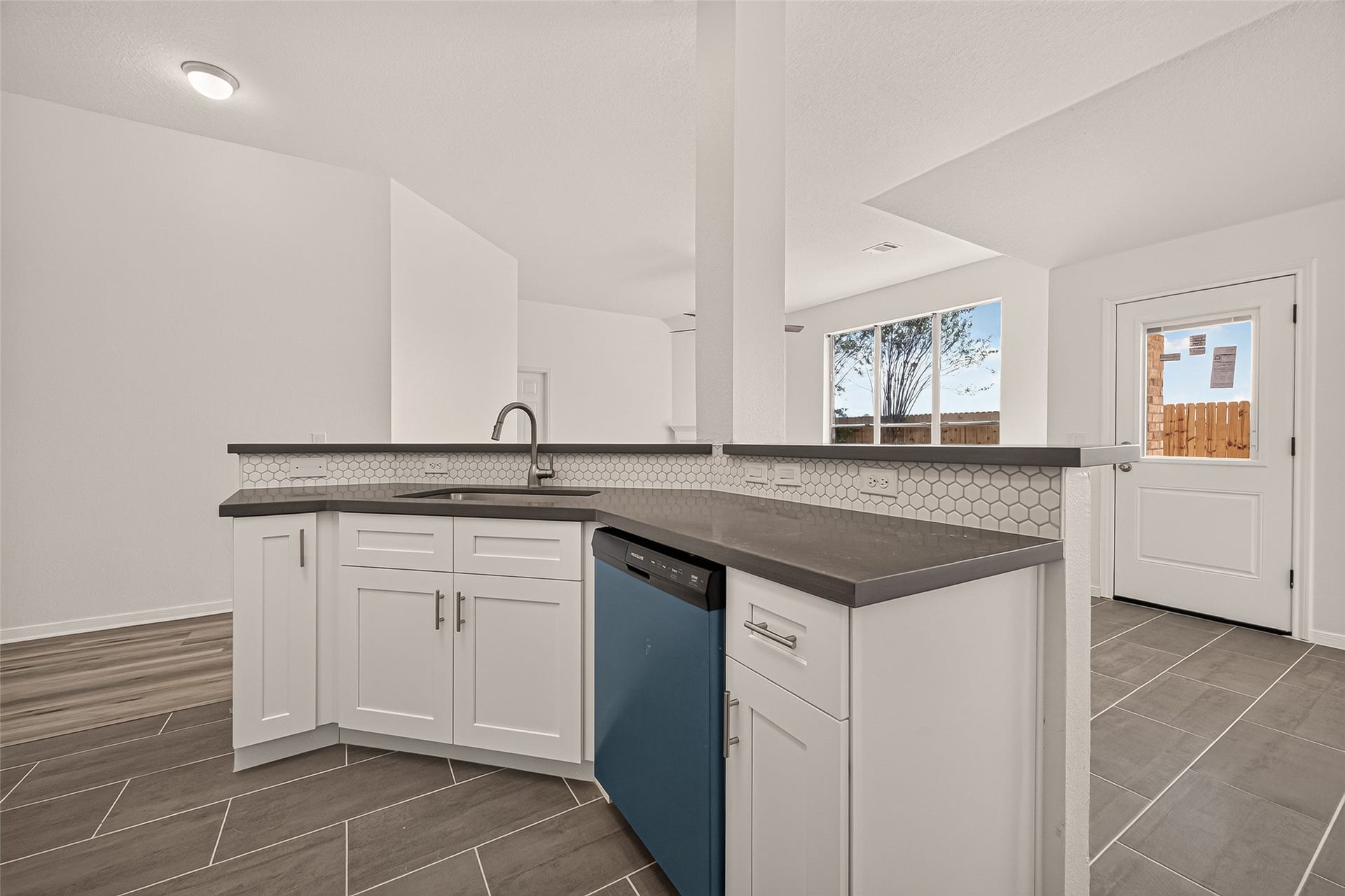 19015 White Horse Drive, Tomball, TX 77377 19015 White Horse Drive, Tomball, TX 77377