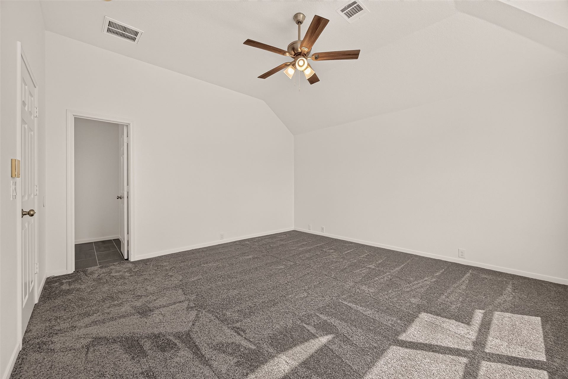 19015 White Horse Drive, Tomball, TX 77377 19015 White Horse Drive, Tomball, TX 77377