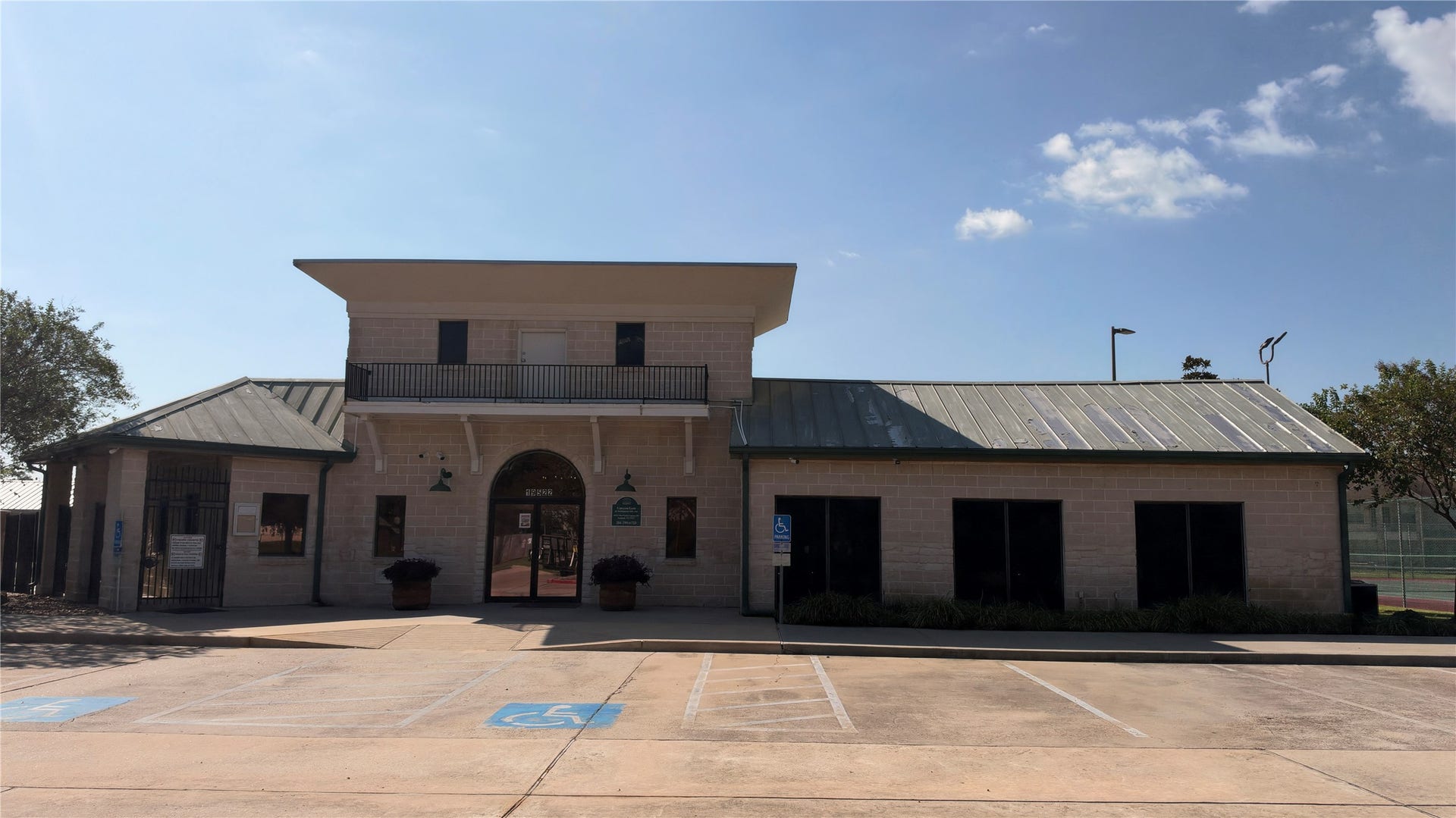 19015 White Horse Drive, Tomball, TX 77377 19015 White Horse Drive, Tomball, TX 77377