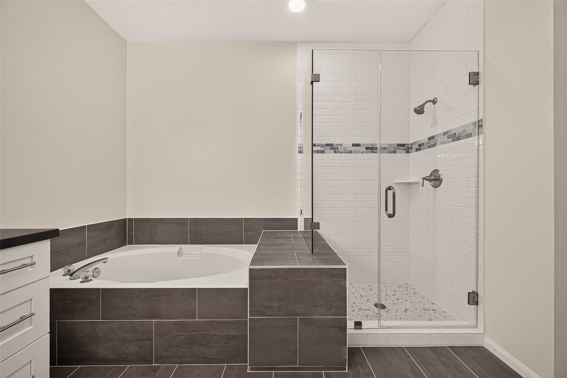 19015 White Horse Drive, Tomball, TX 77377 19015 White Horse Drive, Tomball, TX 77377