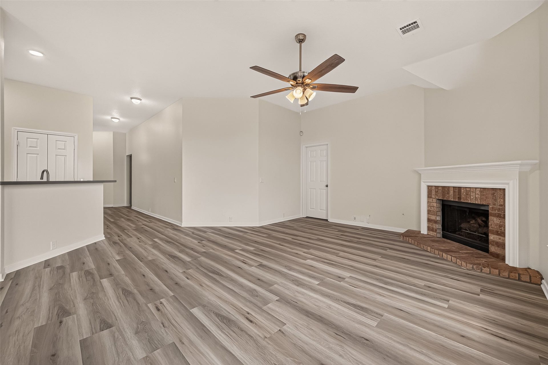 19015 White Horse Drive, Tomball, TX 77377 19015 White Horse Drive, Tomball, TX 77377