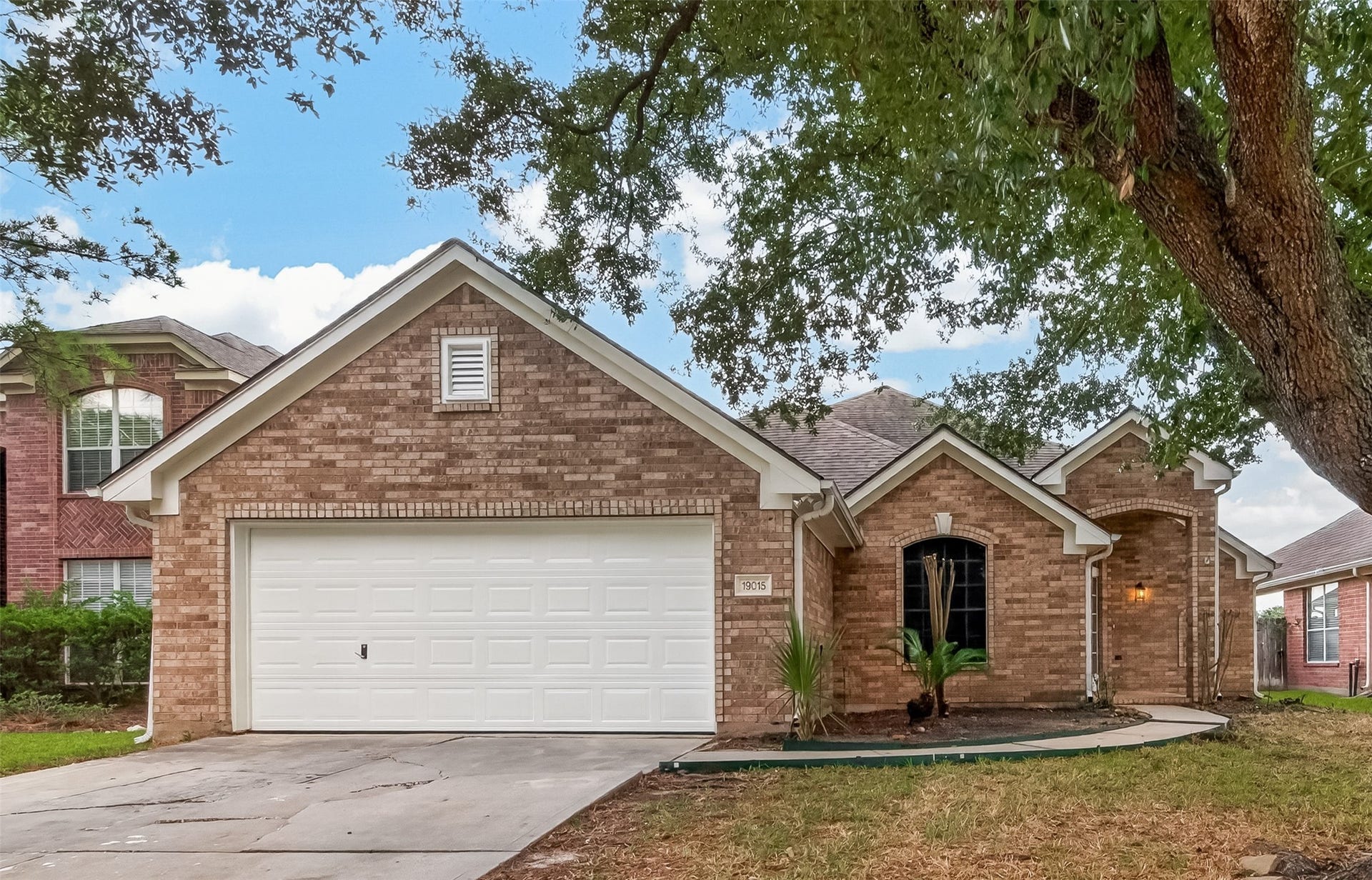 19015 White Horse Drive, Tomball, TX 77377 19015 White Horse Drive, Tomball, TX 77377