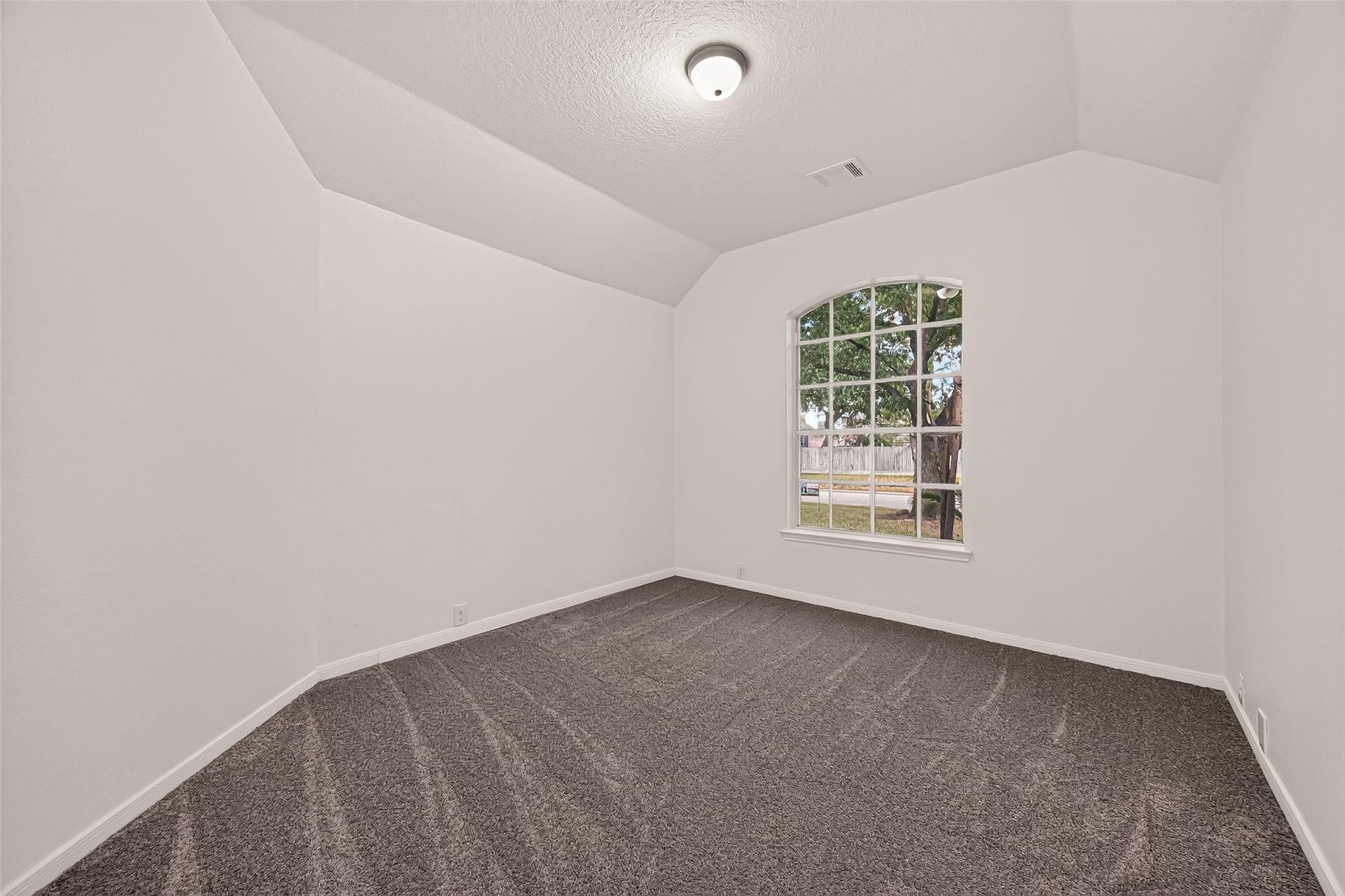 19015 White Horse Drive, Tomball, TX 77377 19015 White Horse Drive, Tomball, TX 77377