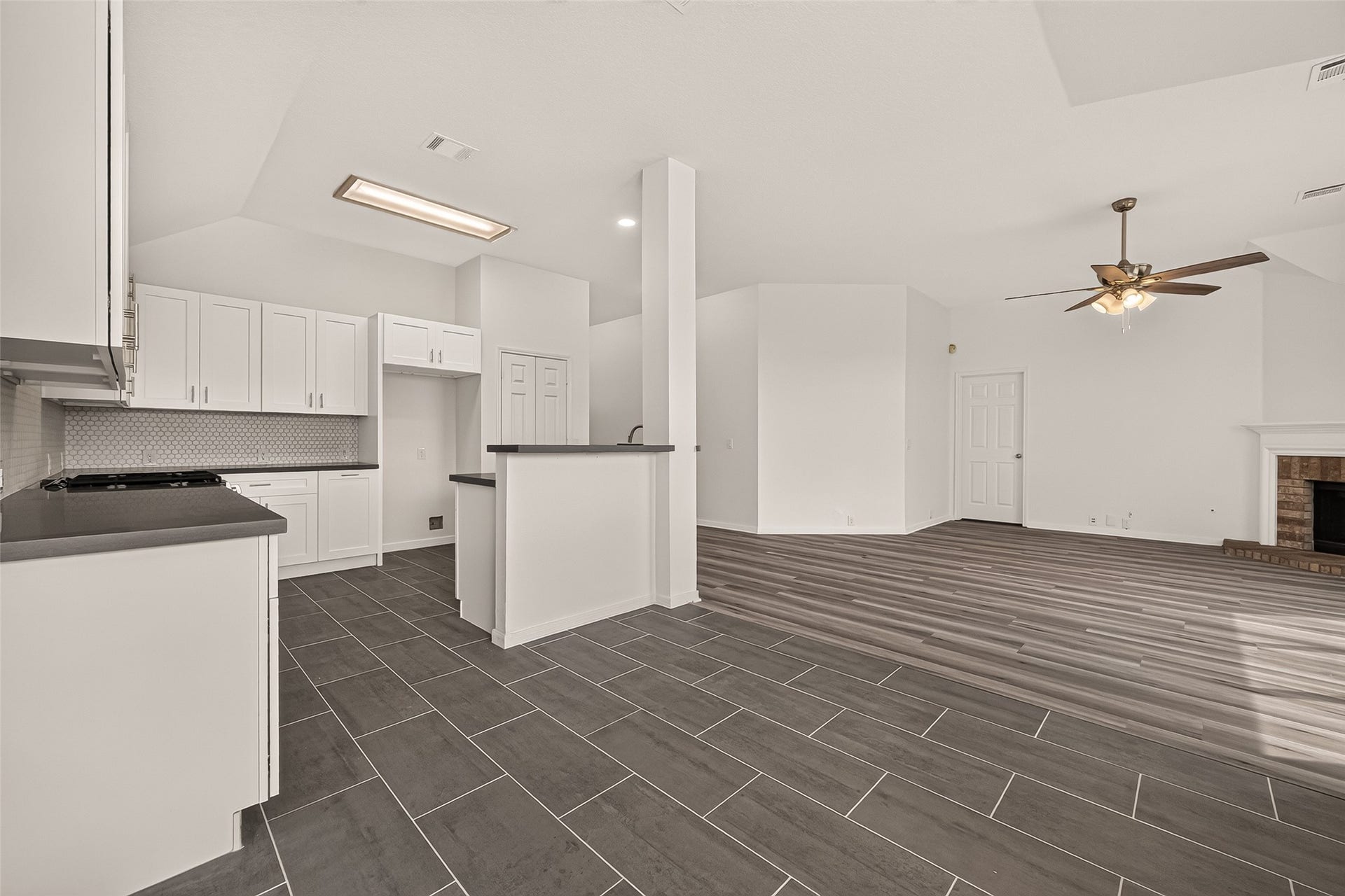 19015 White Horse Drive, Tomball, TX 77377 19015 White Horse Drive, Tomball, TX 77377