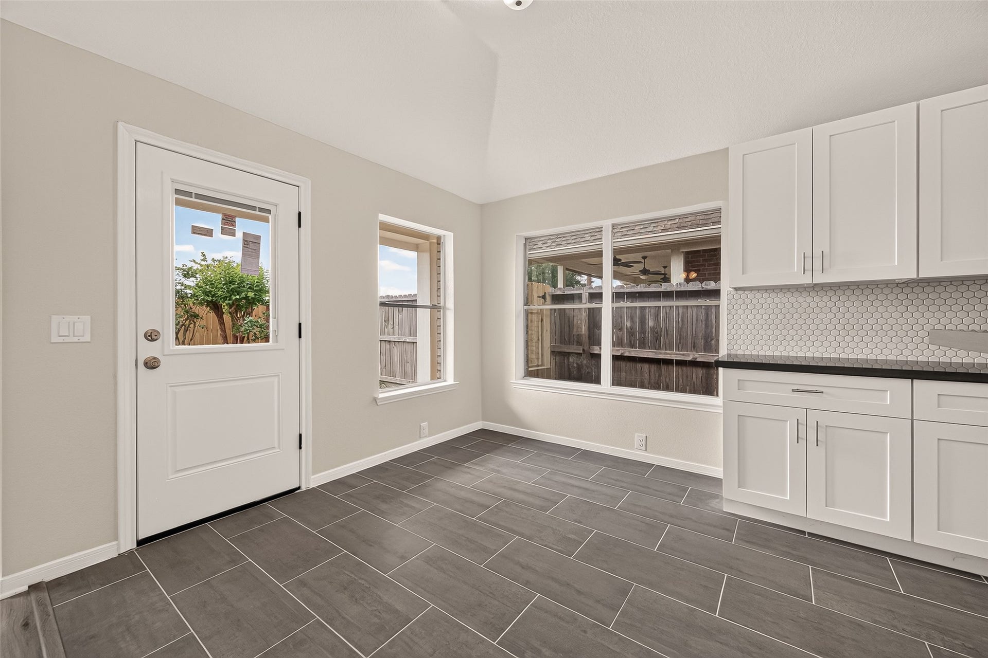 19015 White Horse Drive, Tomball, TX 77377 19015 White Horse Drive, Tomball, TX 77377