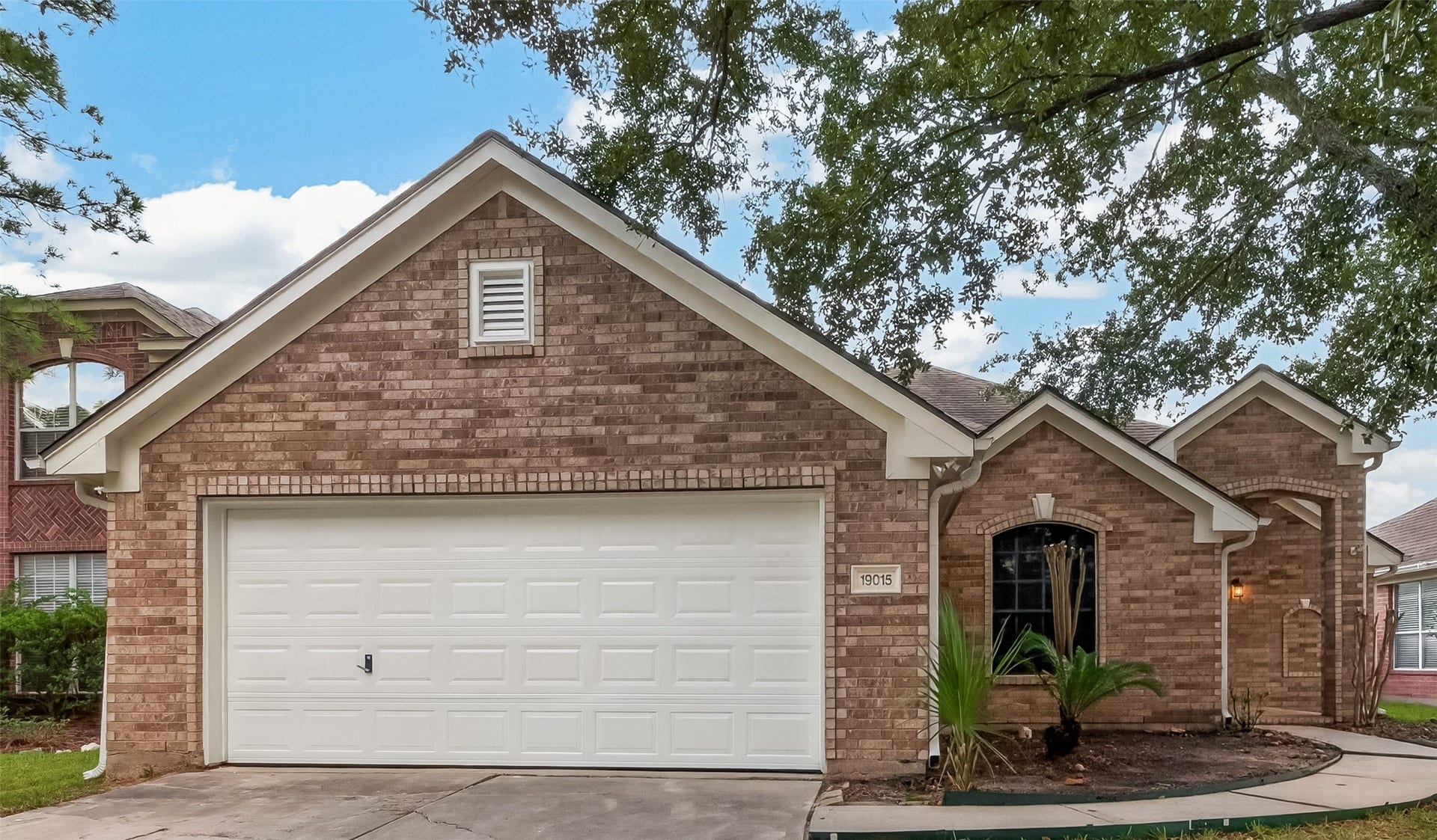 19015 White Horse Drive, Tomball, TX 77377 19015 White Horse Drive, Tomball, TX 77377