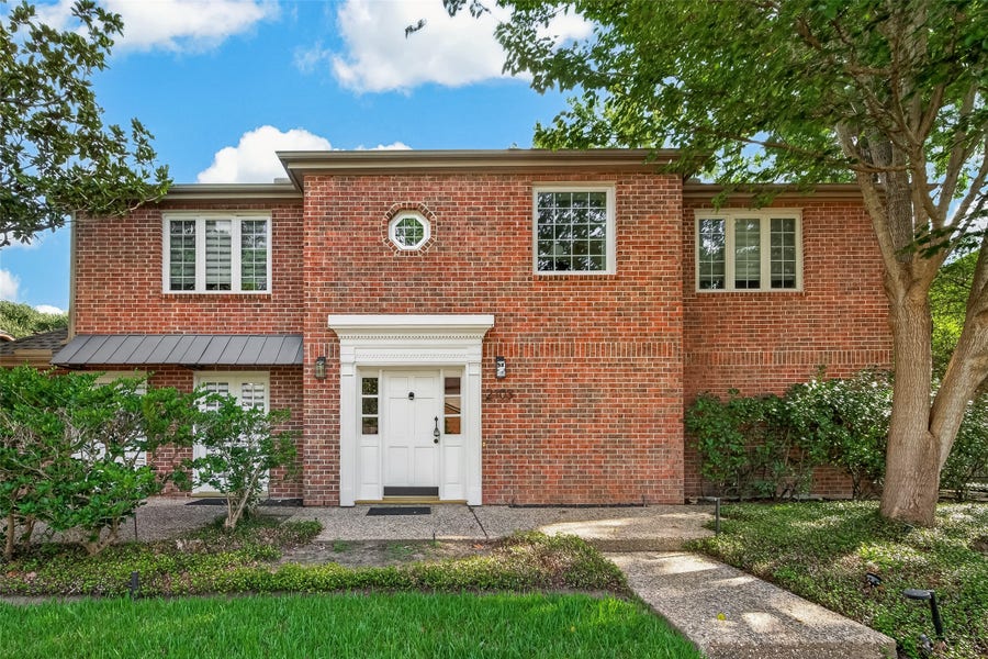 Property photo for 2103 Shadybriar Drive, Houston, TX