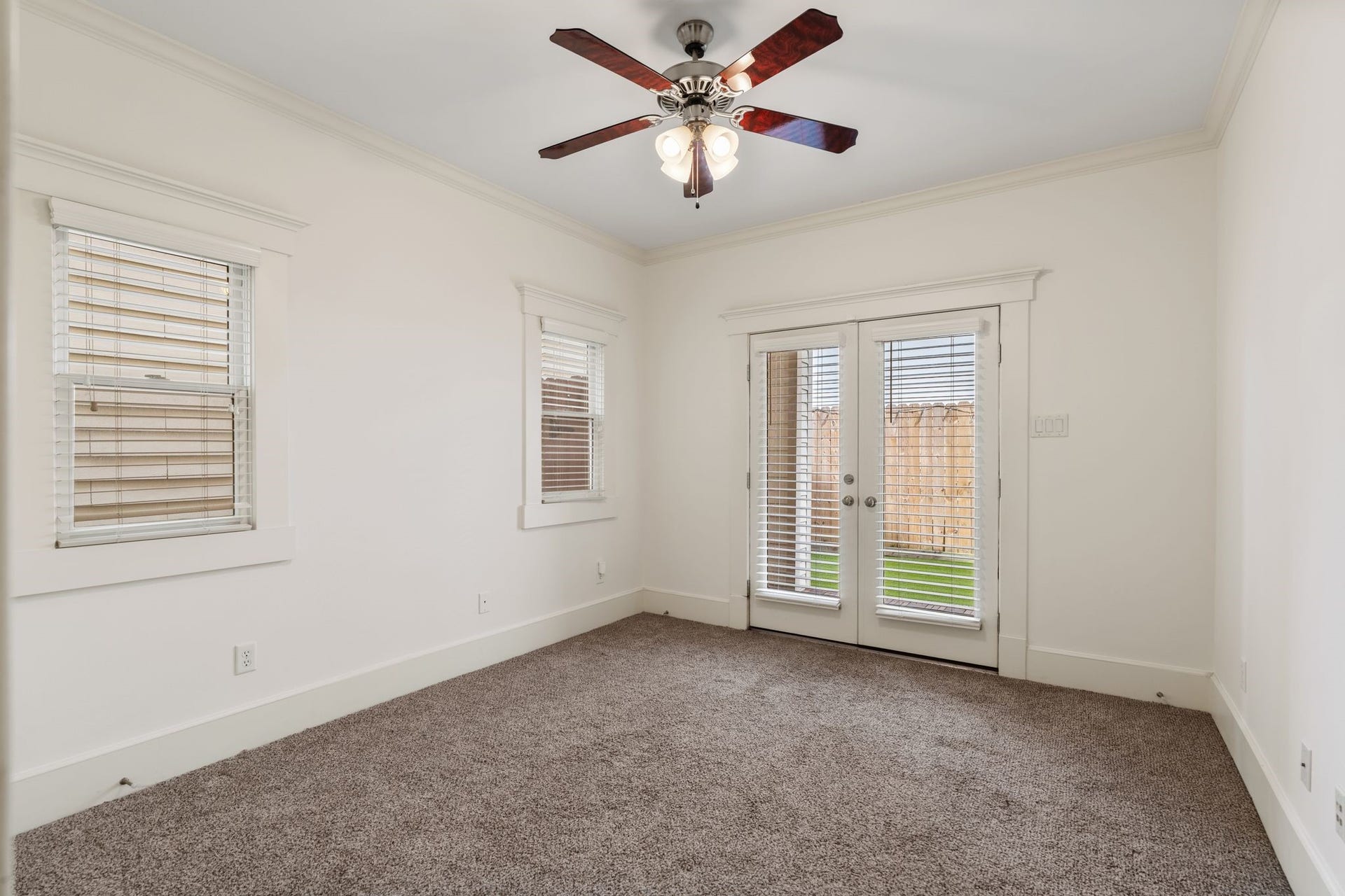1042 W 25th Street, #B, Houston, TX 77008 1042 W 25th Street, #B, Houston, TX 77008