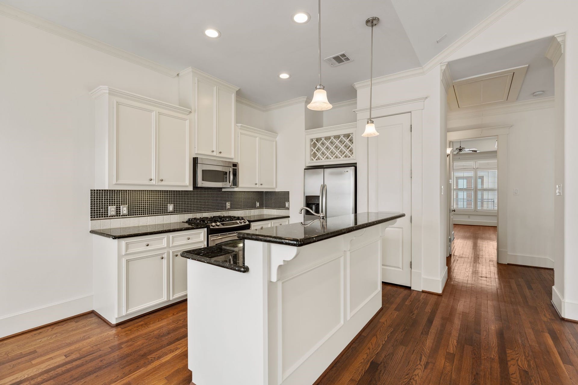 1042 W 25th Street, #B, Houston, TX 77008 1042 W 25th Street, #B, Houston, TX 77008