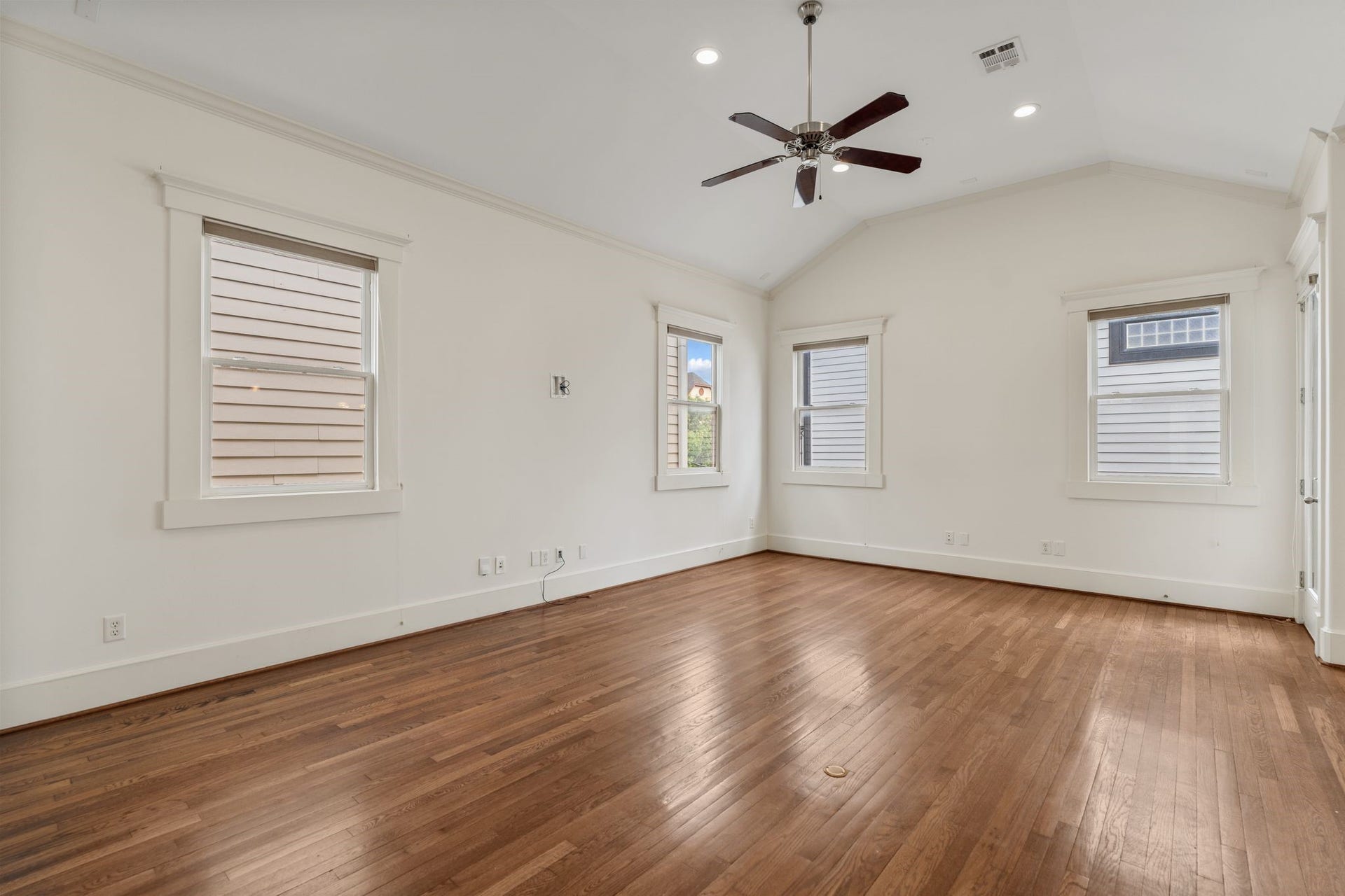 1042 W 25th Street, #B, Houston, TX 77008 1042 W 25th Street, #B, Houston, TX 77008