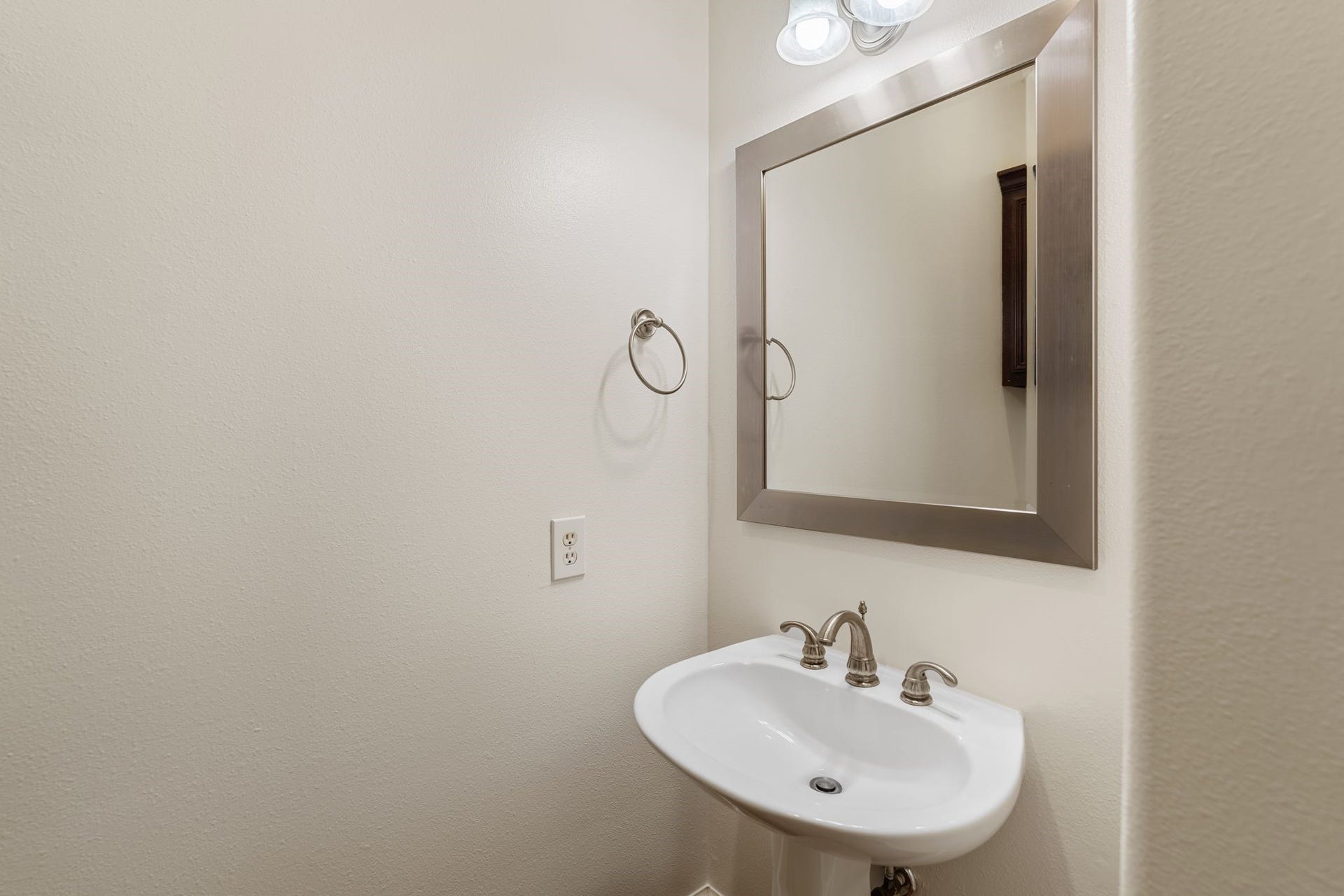 1042 W 25th Street, #B, Houston, TX 77008 1042 W 25th Street, #B, Houston, TX 77008