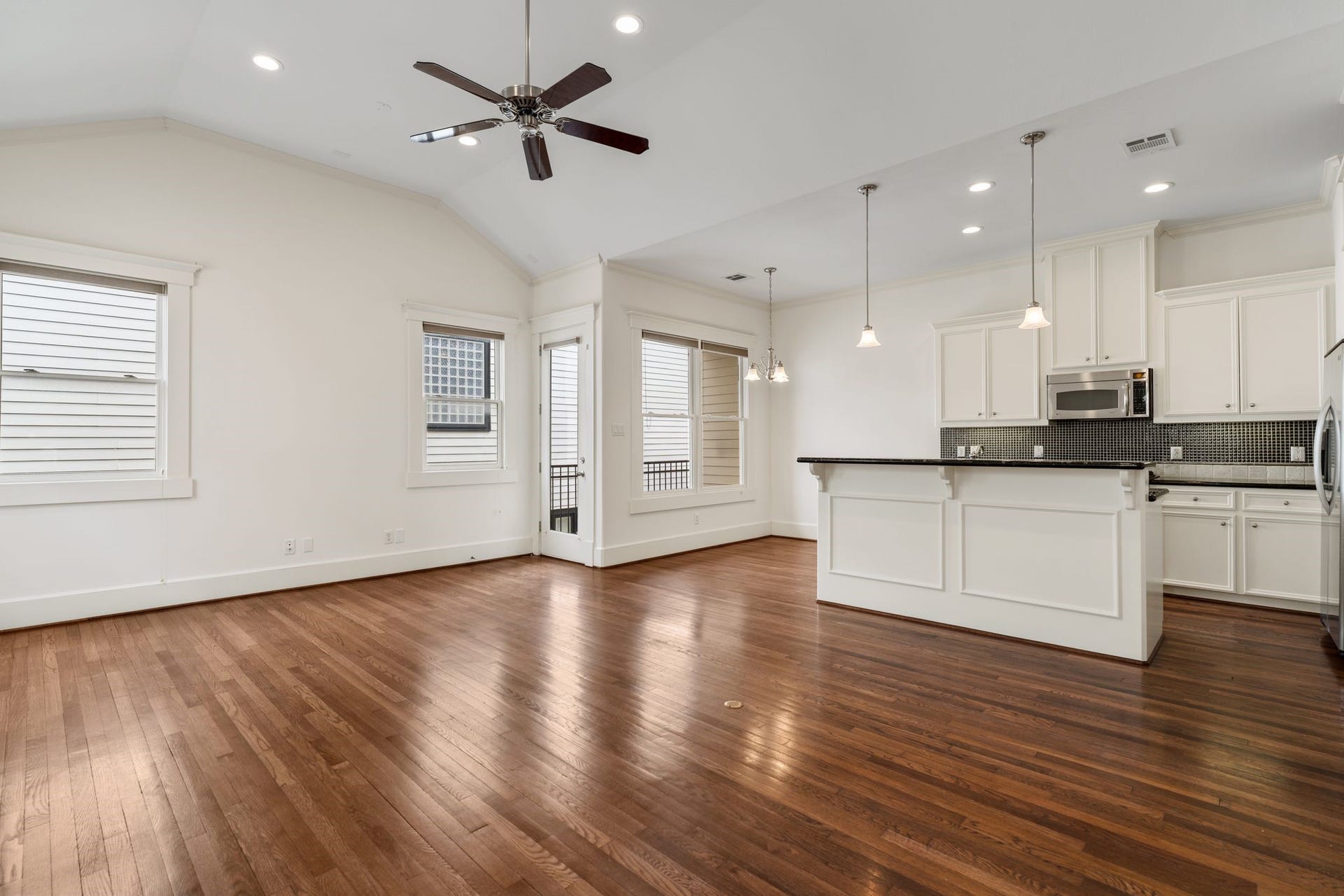 1042 W 25th Street, #B, Houston, TX 77008 1042 W 25th Street, #B, Houston, TX 77008