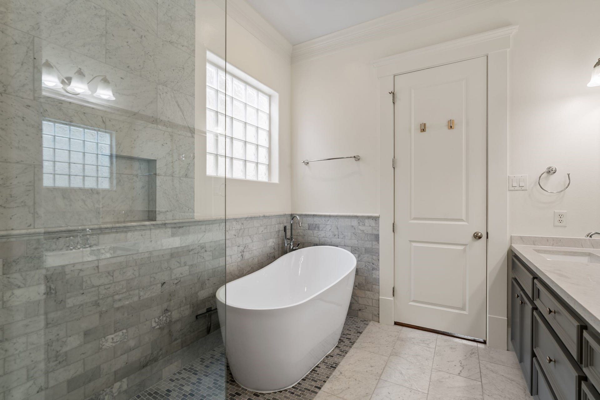 1042 W 25th Street, #B, Houston, TX 77008 1042 W 25th Street, #B, Houston, TX 77008