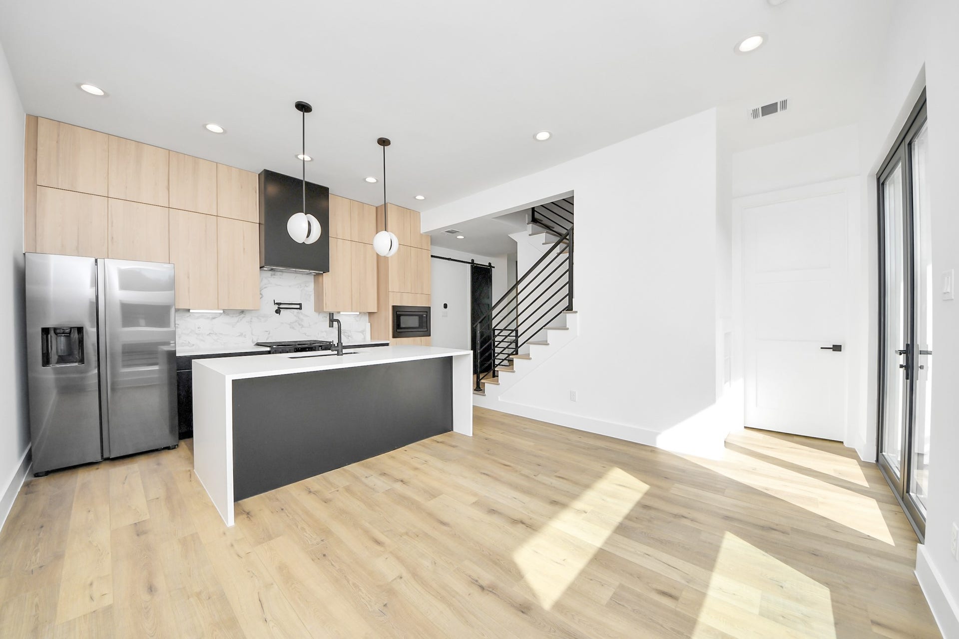 5030 Mallow Street, #A/B, Houston, TX 77033 Unit B - Open concept with beautiful modern finishes