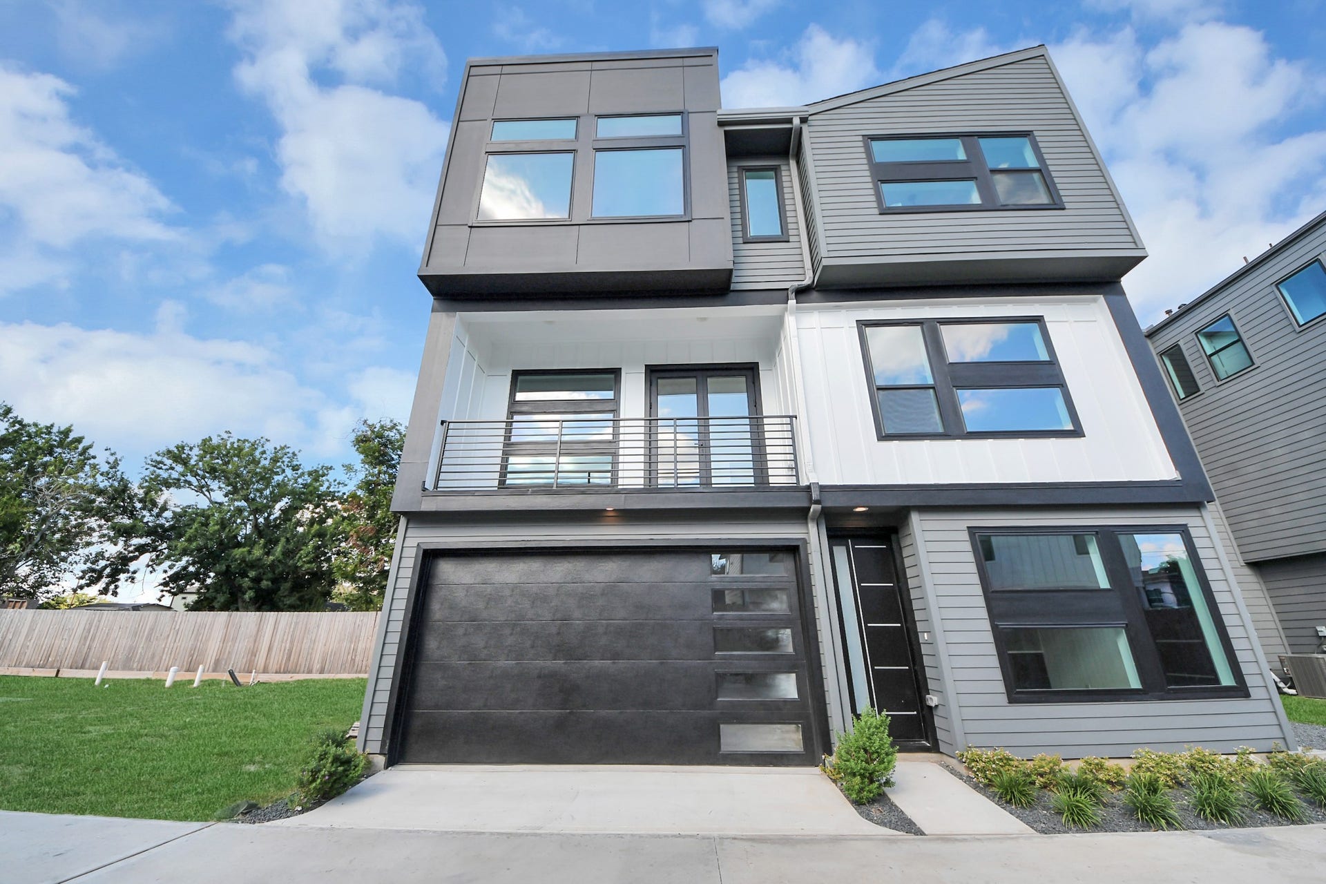 5030 Mallow Street, #A/B, Houston, TX 77033 5030 Mallow Street, #A/B, Houston, TX 77033