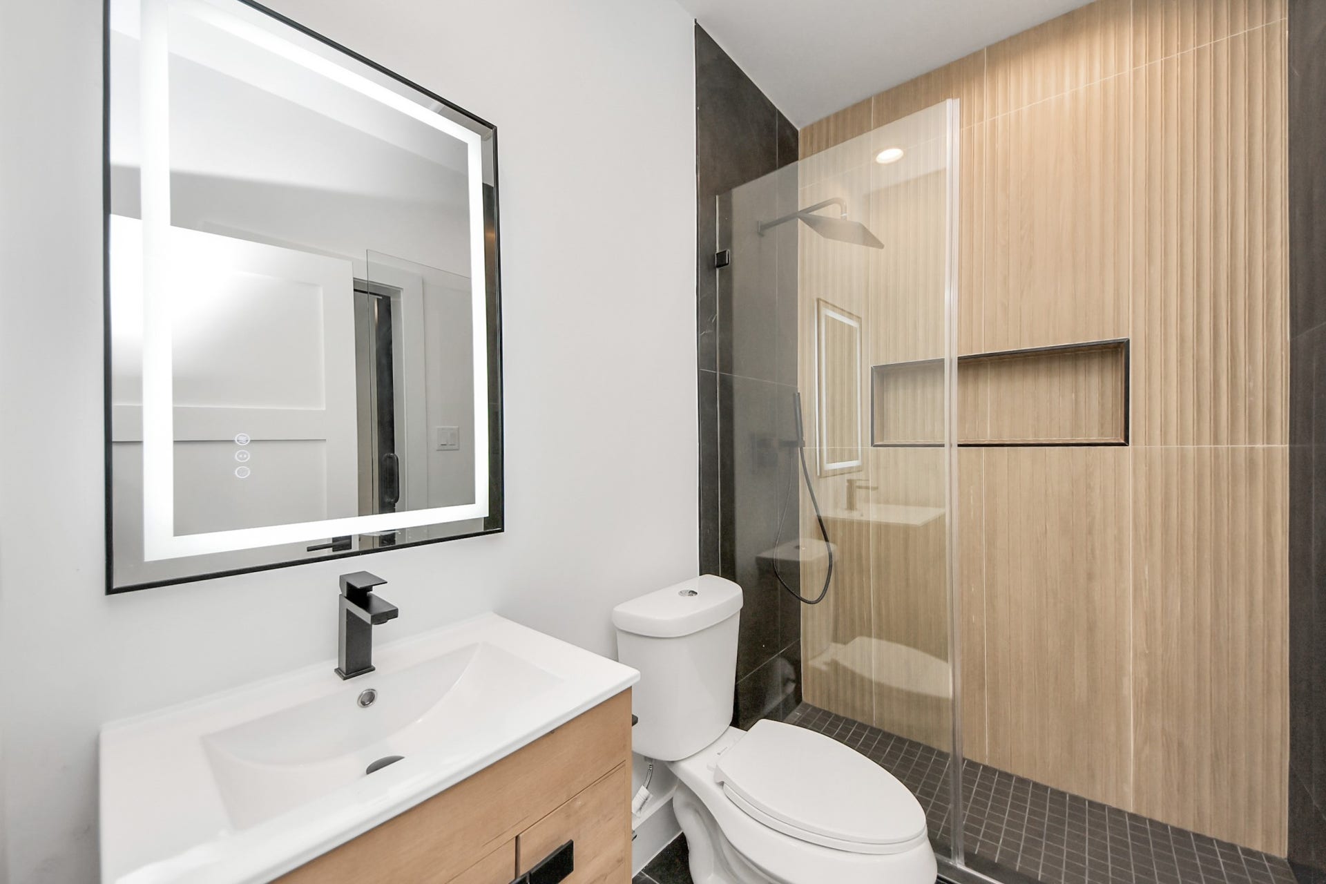 5030 Mallow Street, #A/B, Houston, TX 77033 Unit A - Bathroom
