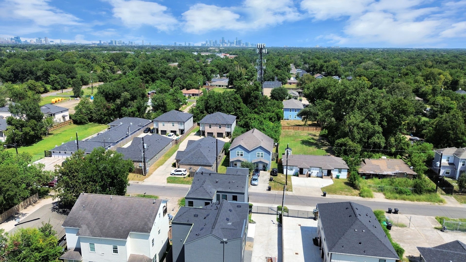 5030 Mallow Street, #A/B, Houston, TX 77033 5030 Mallow Street, #A/B, Houston, TX 77033