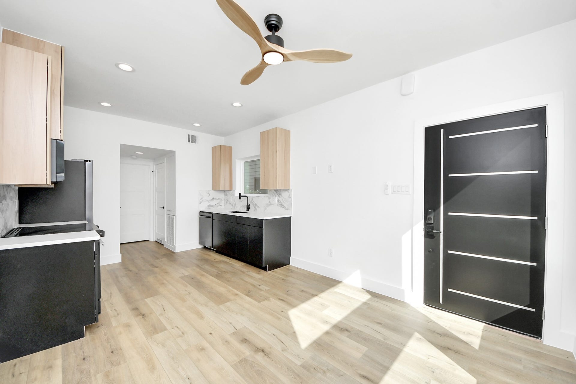 5030 Mallow Street, #A/B, Houston, TX 77033 Unit A - Kitchen
