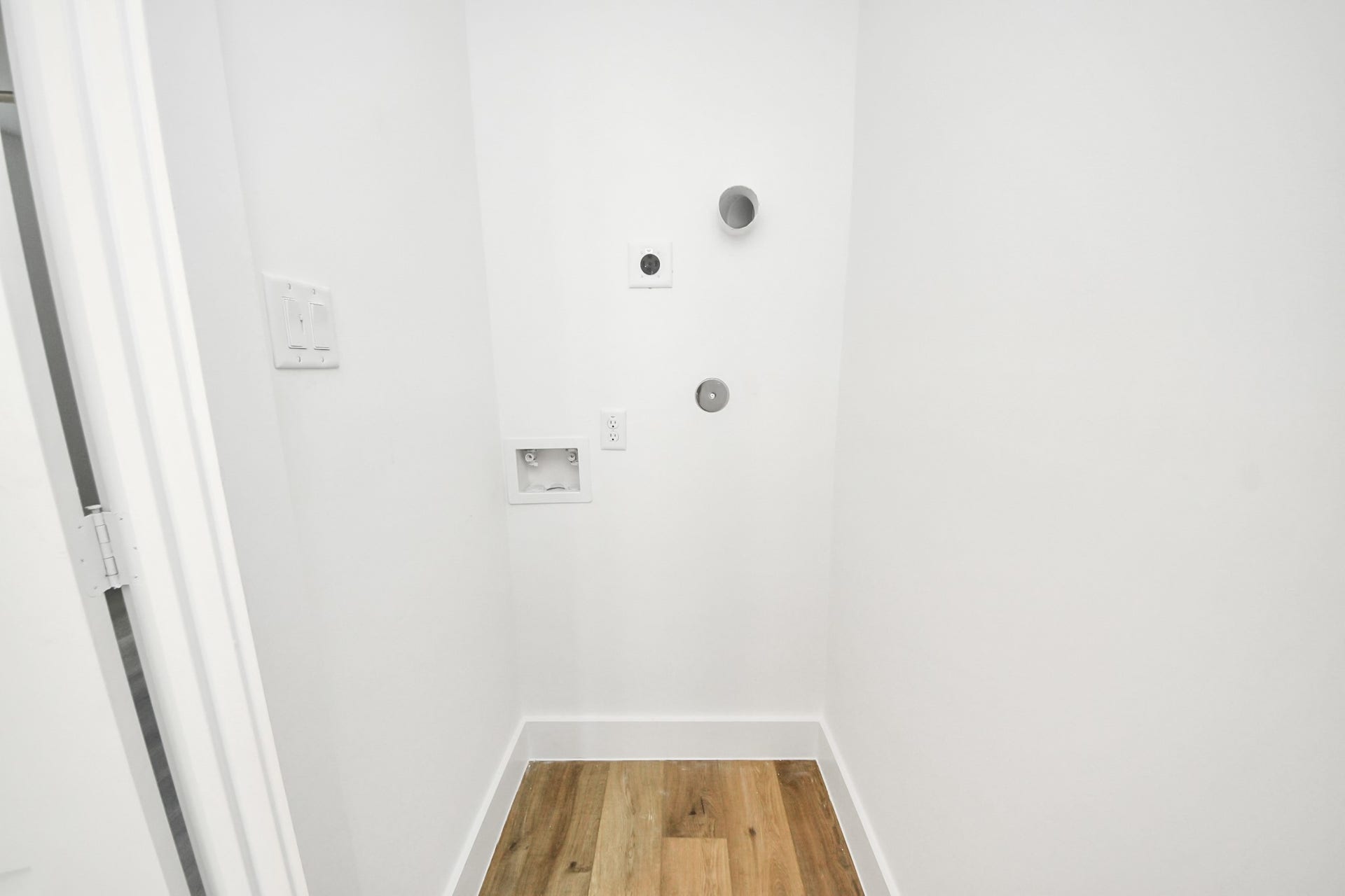 5030 Mallow Street, #A/B, Houston, TX 77033 Unit A - Washer Dryer Stackable