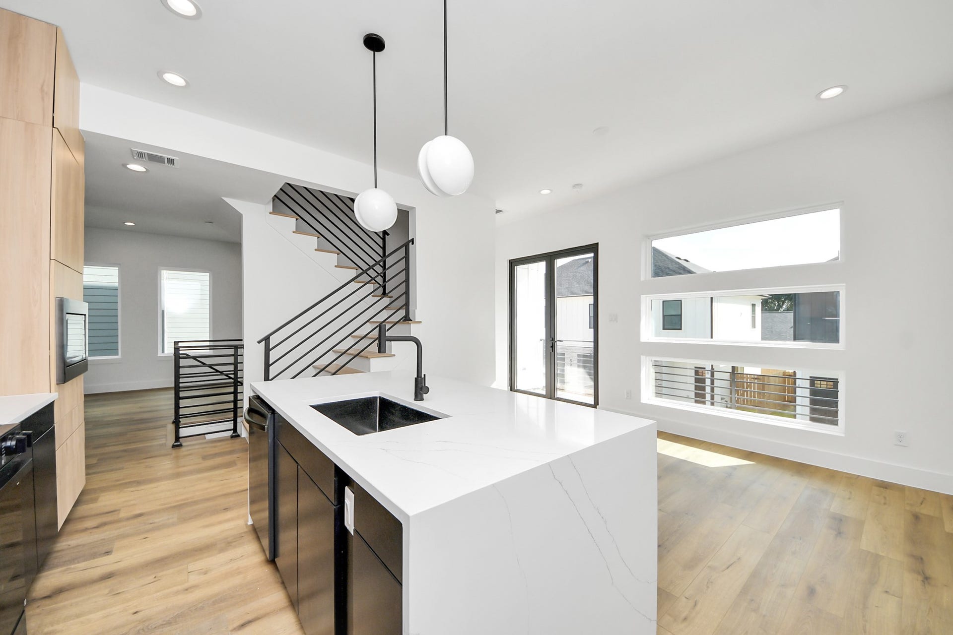 5030 Mallow Street, #A/B, Houston, TX 77033 Unit B - Kitchen and dining room