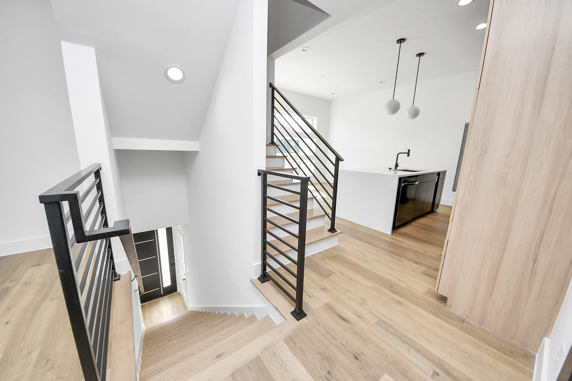5030 Mallow Street, #A/B, Houston, TX 77033 Entry to unit B