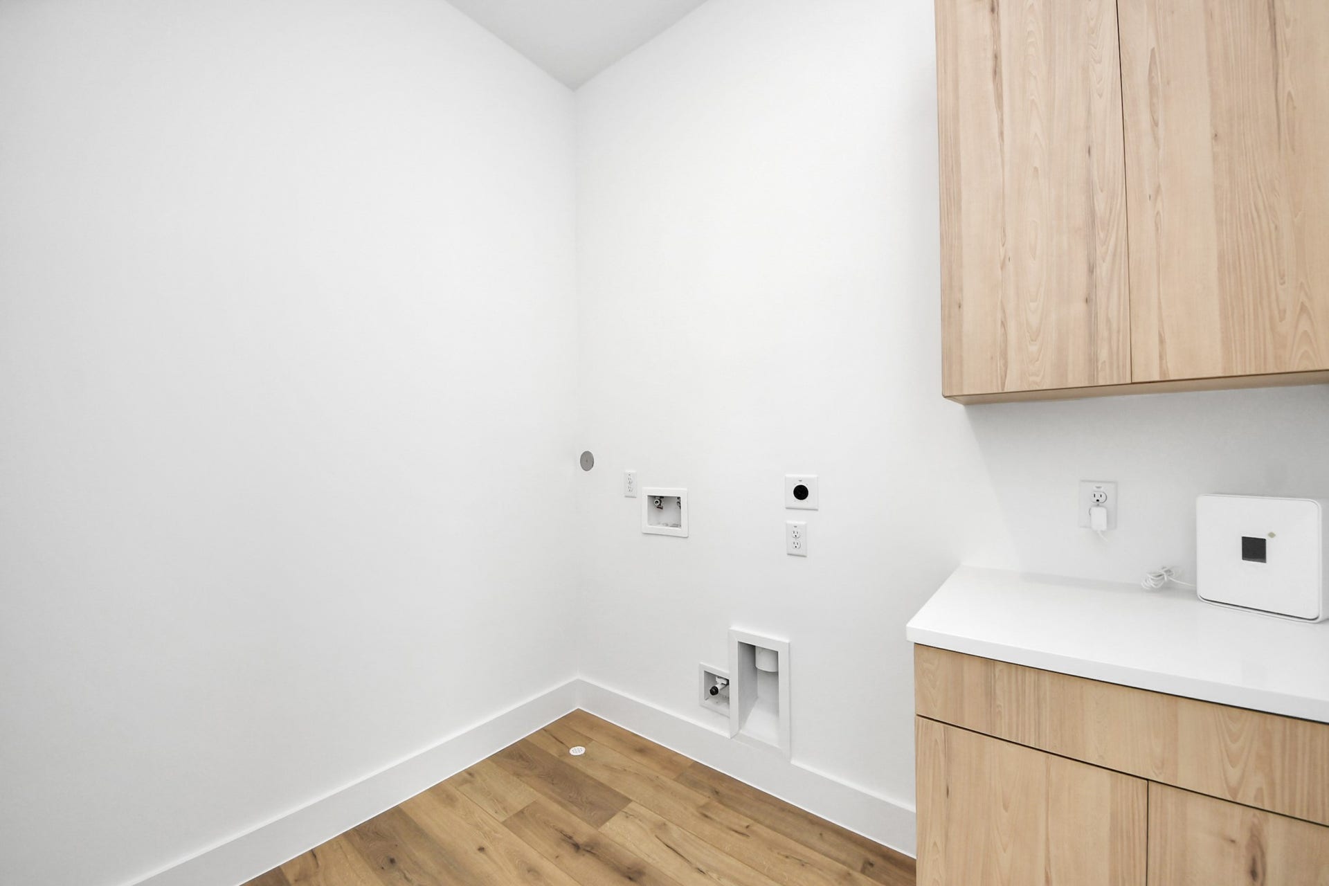 5030 Mallow Street, #A/B, Houston, TX 77033 Unit B - Laundry room