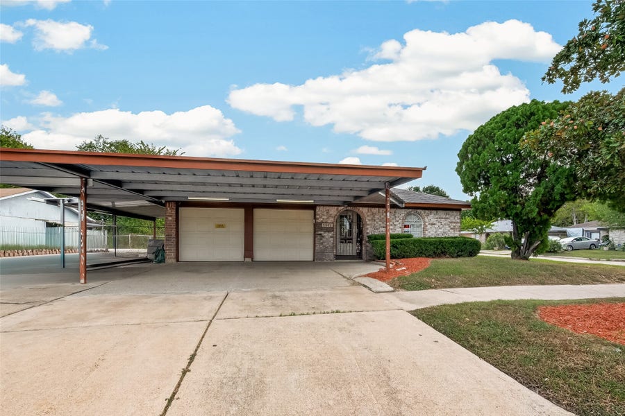 Property photo for 5002 Bay Cedar Court, Houston, TX