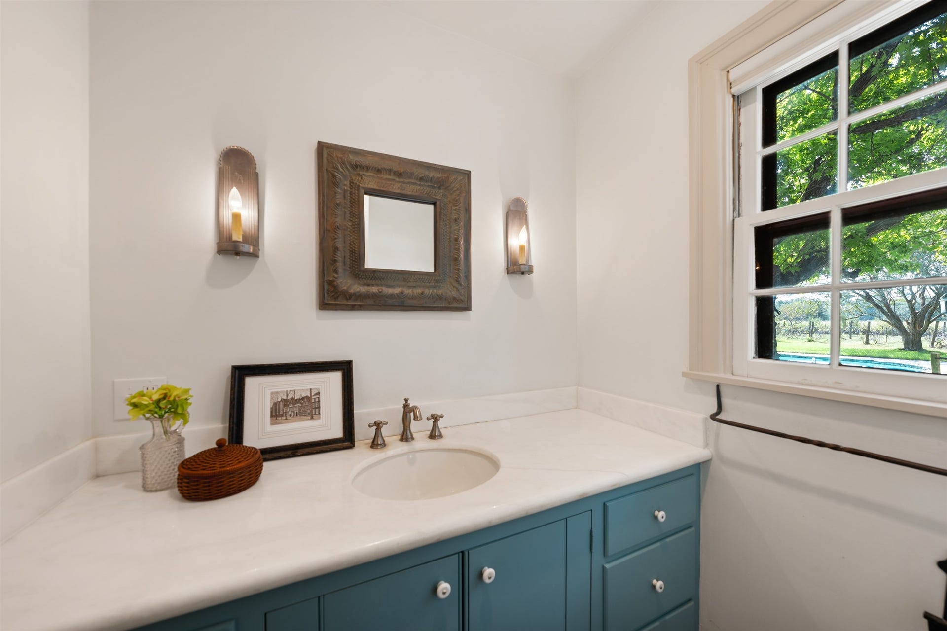 38914 Sampson Road, Brookshire, TX 77423 Even the powder rooms have personality one of two half baths on the first floor.