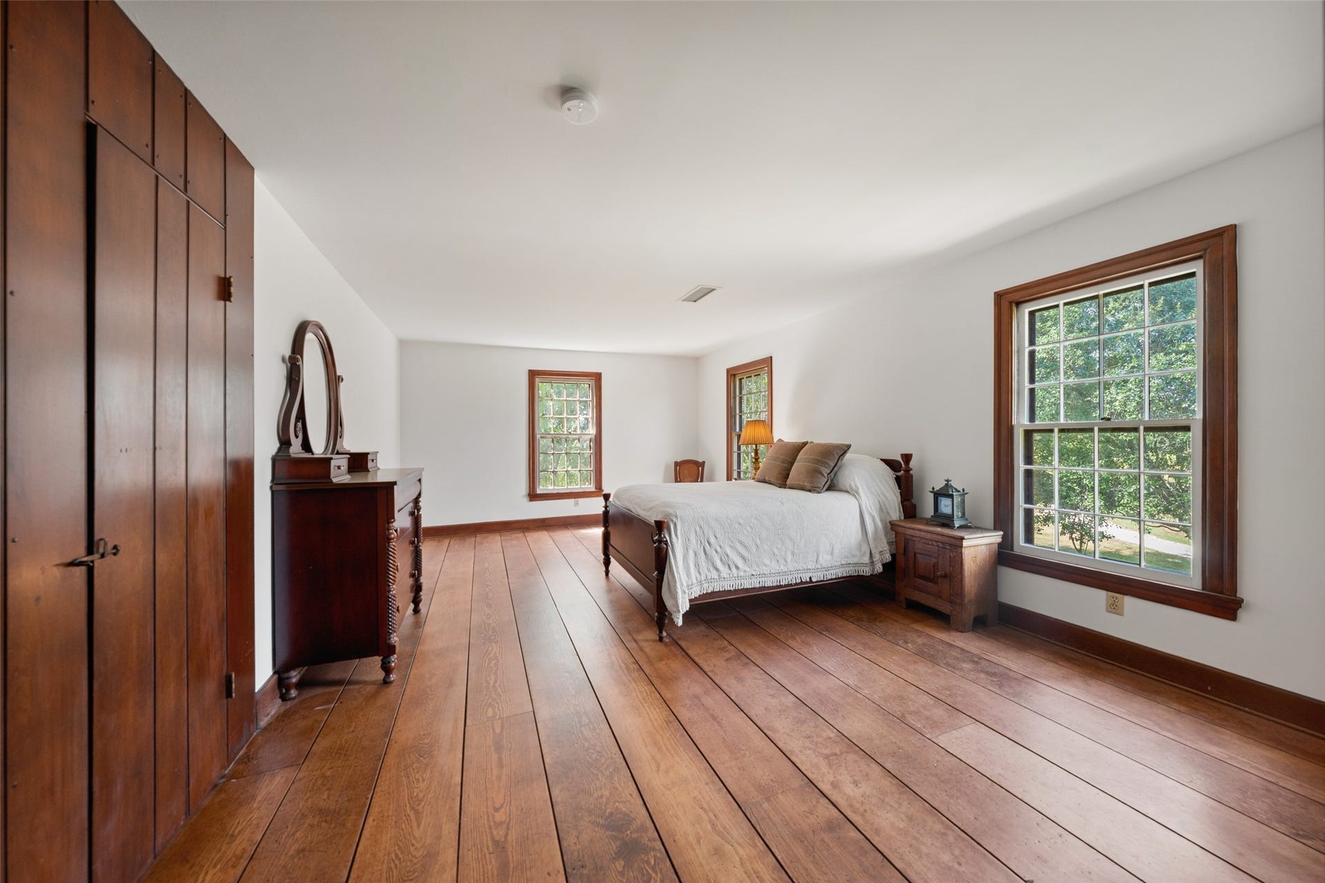 38914 Sampson Road, Brookshire, TX 77423 The third upstairs guest bedroom, continuing the timeless simplicity found throughout the home.