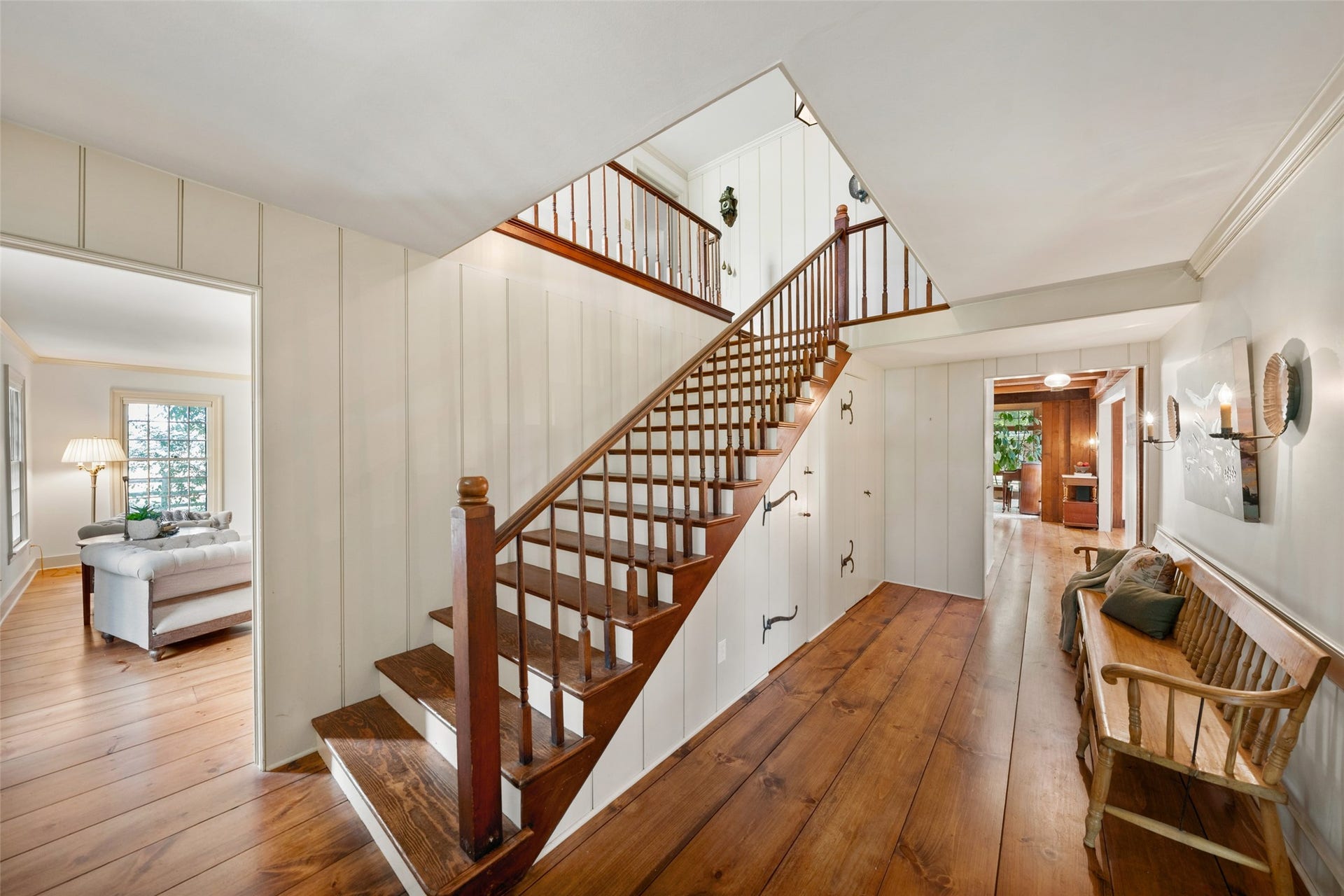 38914 Sampson Road, Brookshire, TX 77423 A warm welcome from the moment you step through the front door.
