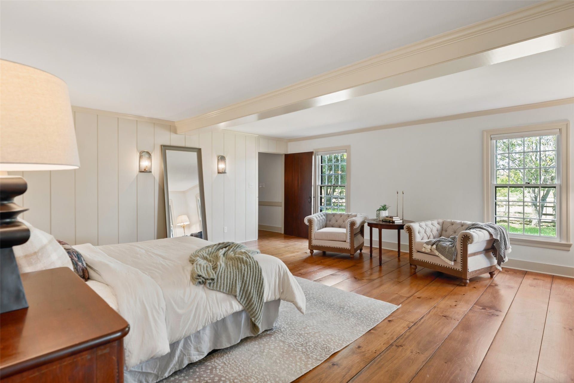 38914 Sampson Road, Brookshire, TX 77423 Spacious, sun-filled and conveniently located on the main floor, the primary suite is a peaceful retreat with beautiful natural light.
