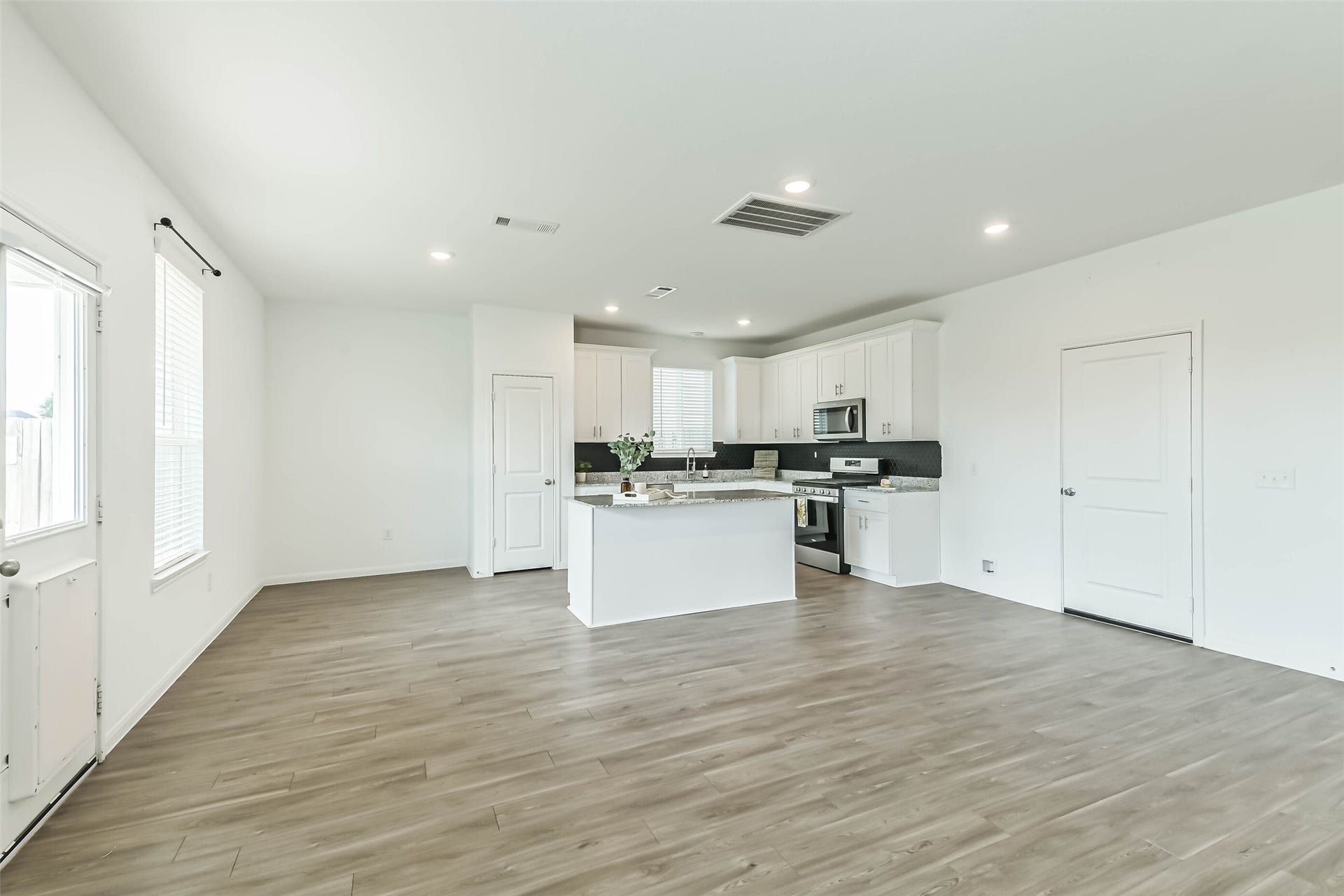 25631 Balsamroot Drive, Magnolia, TX 77355 One more view of the kitchen.