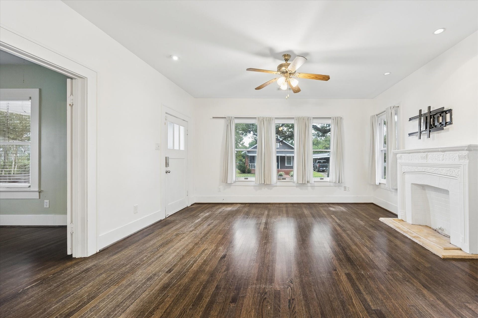1103 Walling Street, Houston, TX 77009 1103 Walling Street, Houston, TX 77009