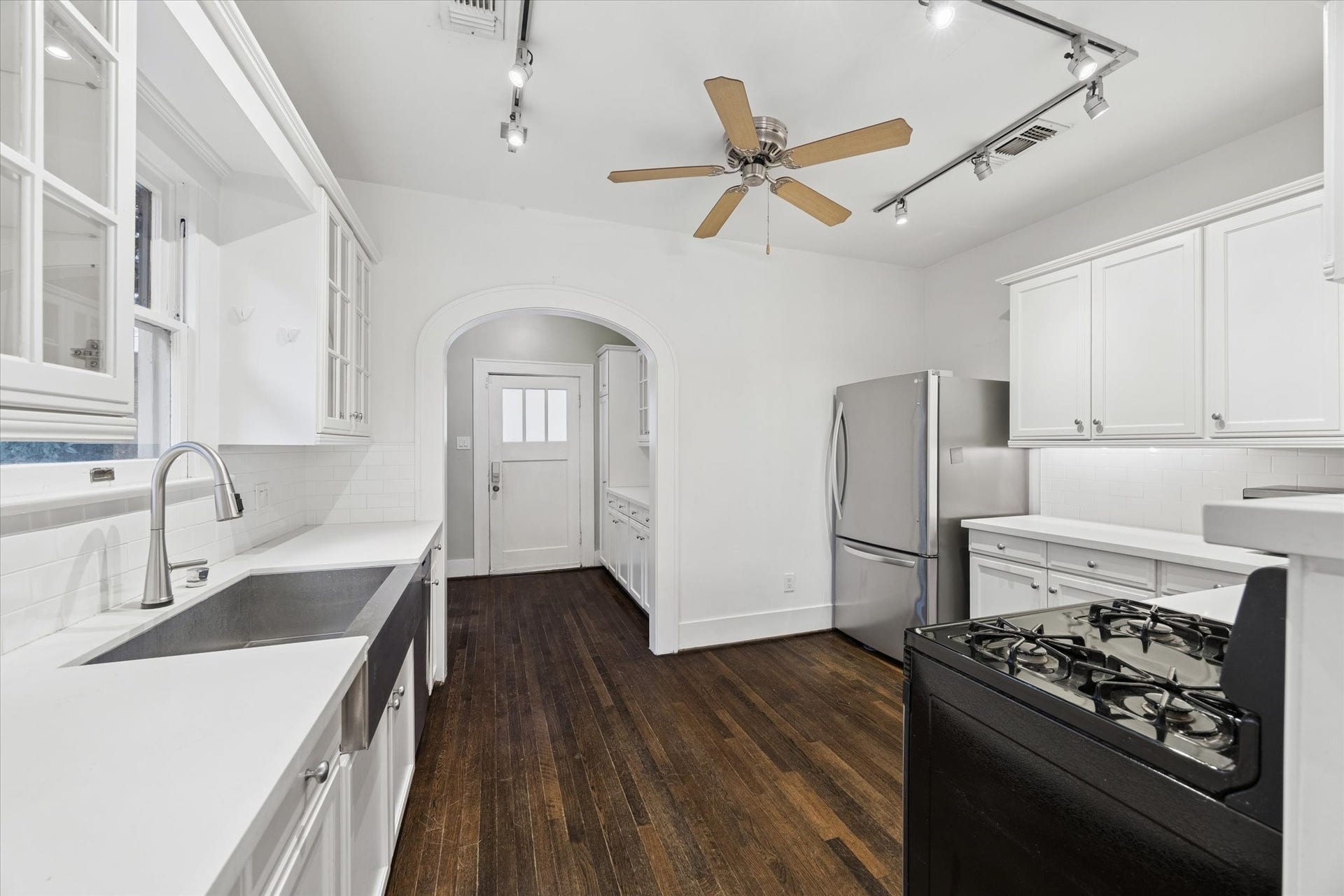 1103 Walling Street, Houston, TX 77009 1103 Walling Street, Houston, TX 77009