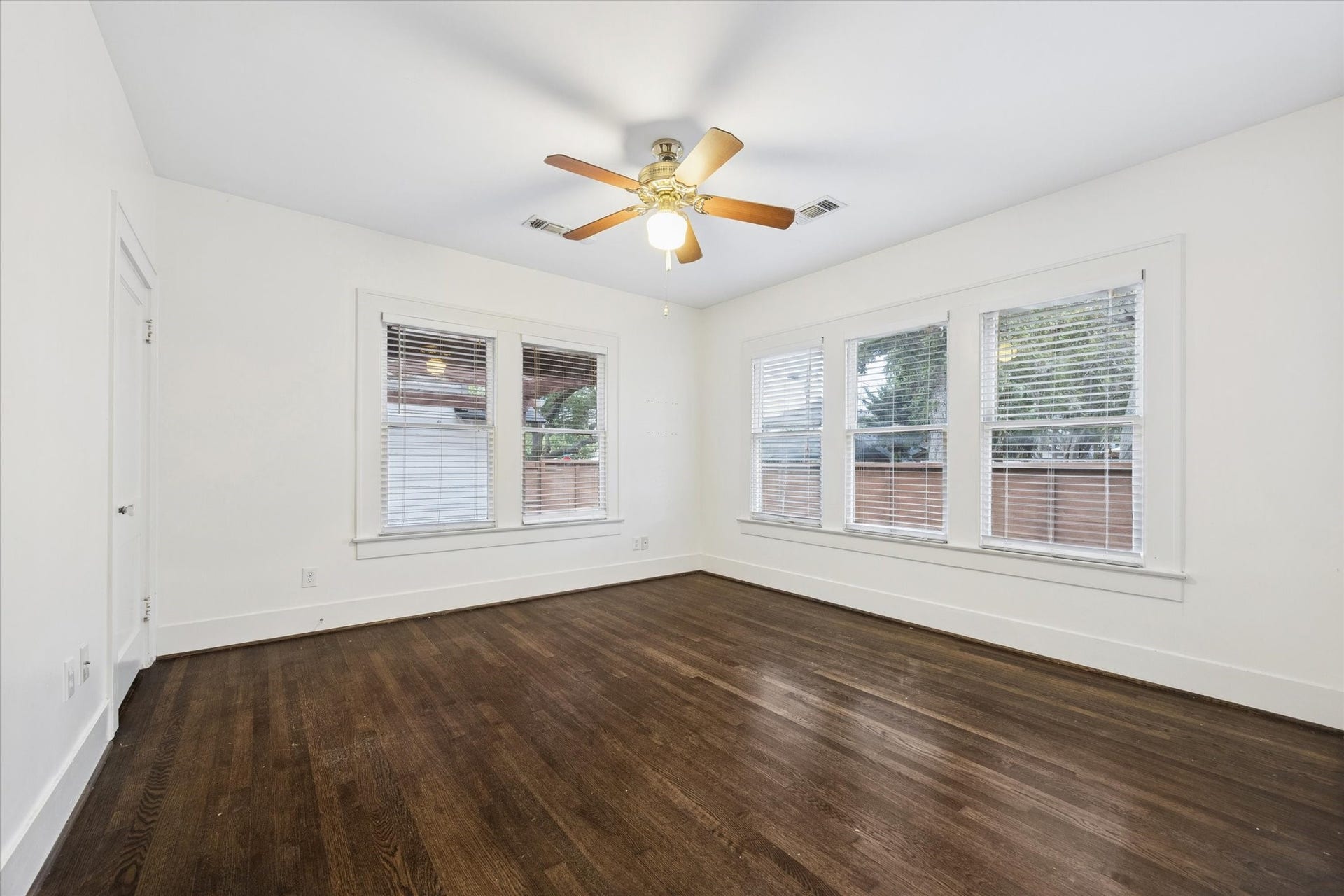1103 Walling Street, Houston, TX 77009 1103 Walling Street, Houston, TX 77009