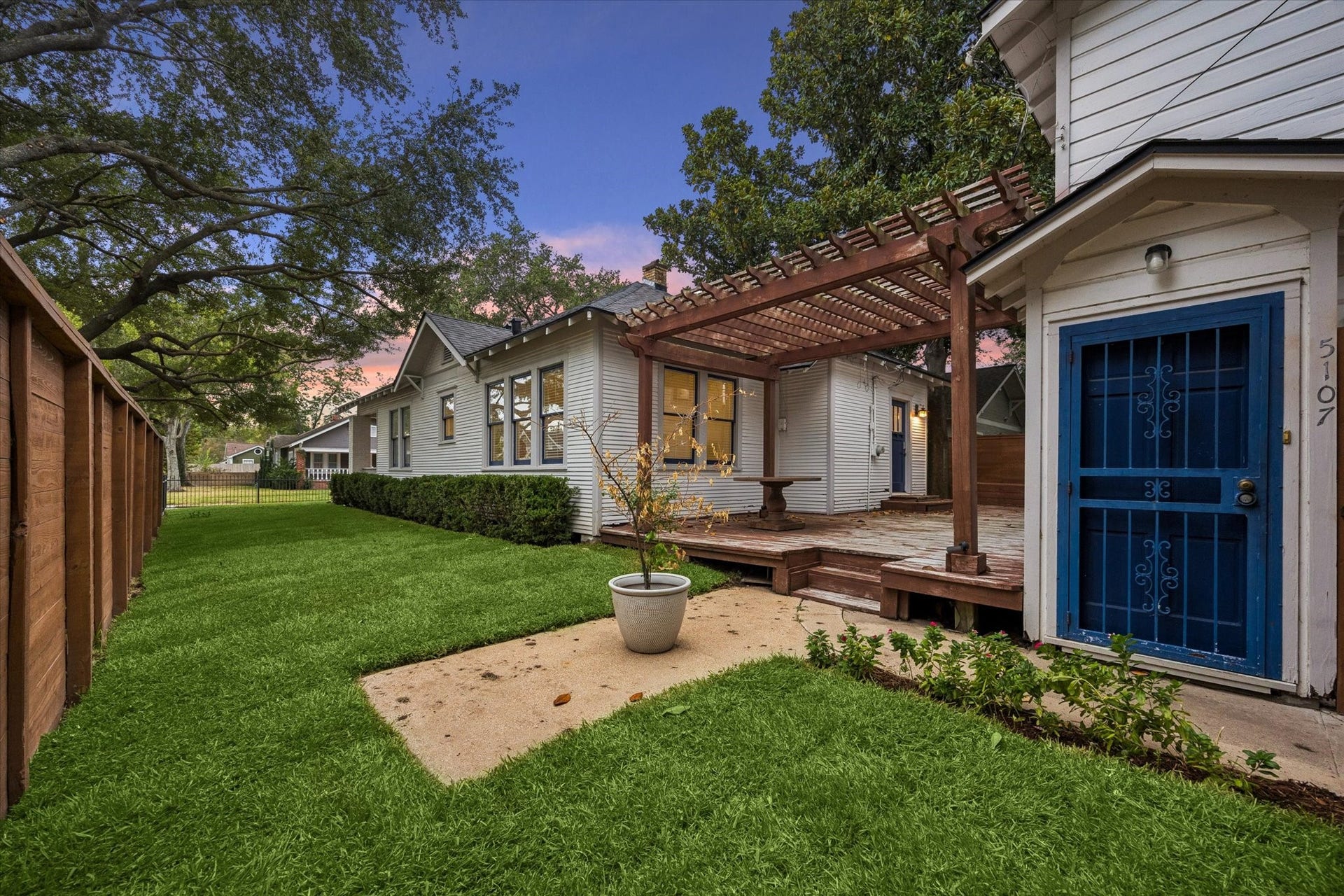 1103 Walling Street, Houston, TX 77009 1103 Walling Street, Houston, TX 77009