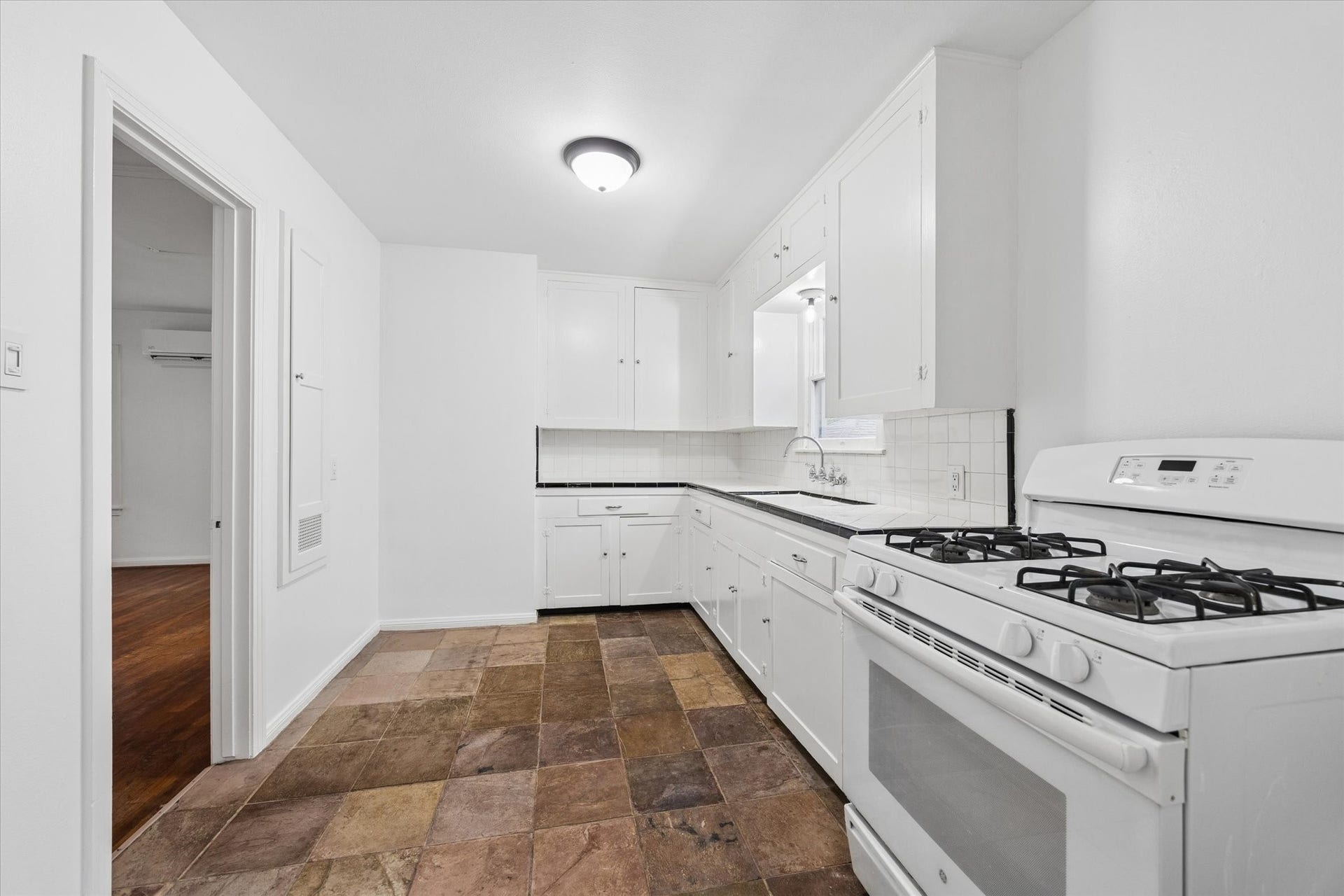 1103 Walling Street, Houston, TX 77009 1103 Walling Street, Houston, TX 77009