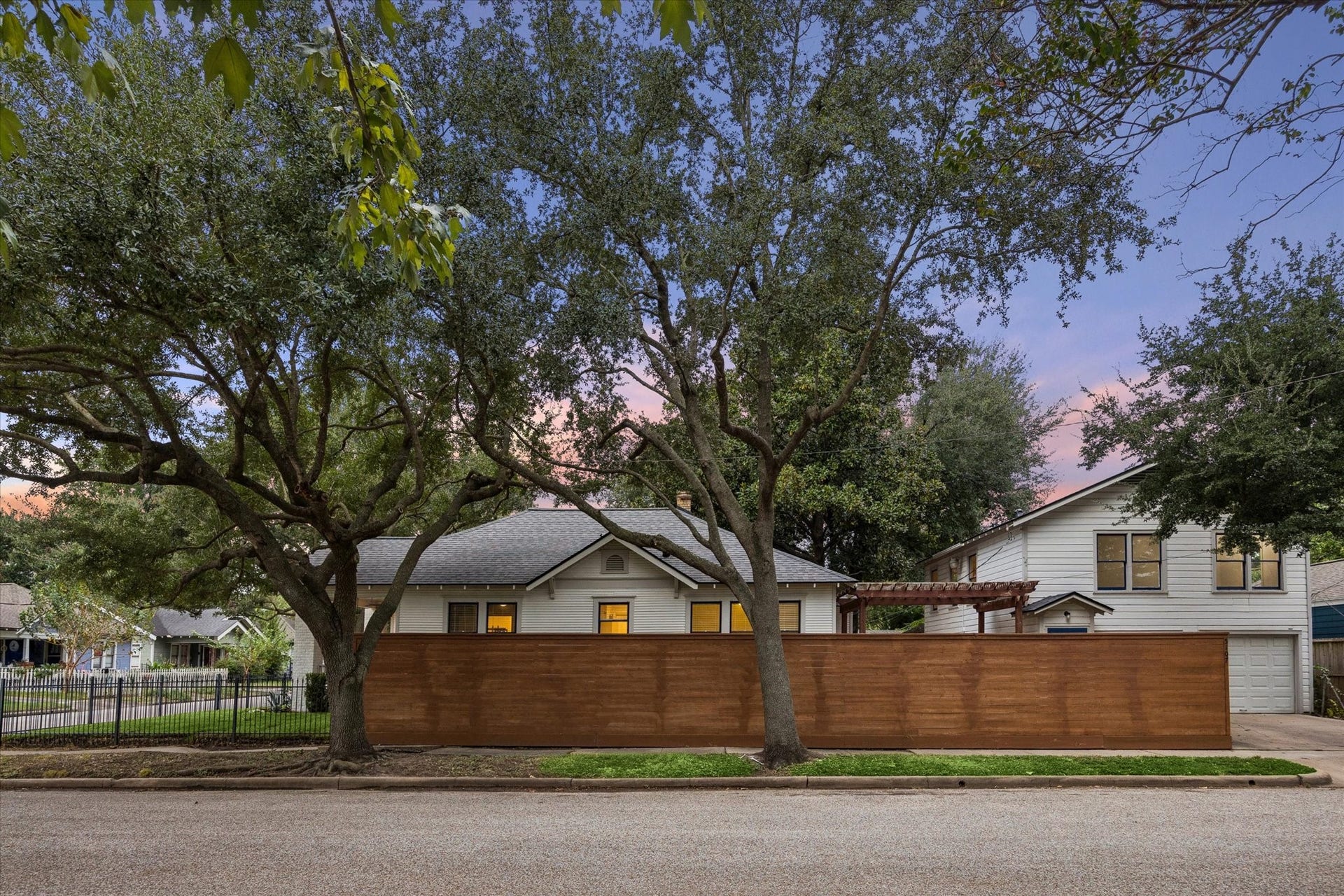 1103 Walling Street, Houston, TX 77009 1103 Walling Street, Houston, TX 77009