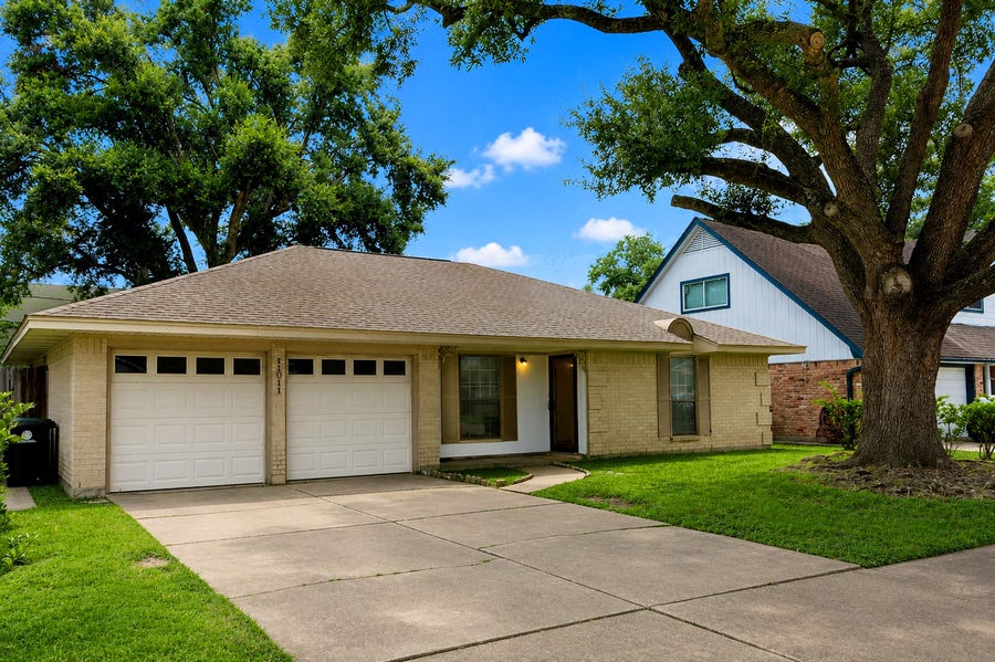 Property photo for 11011 Caribbean Lane, Houston, TX