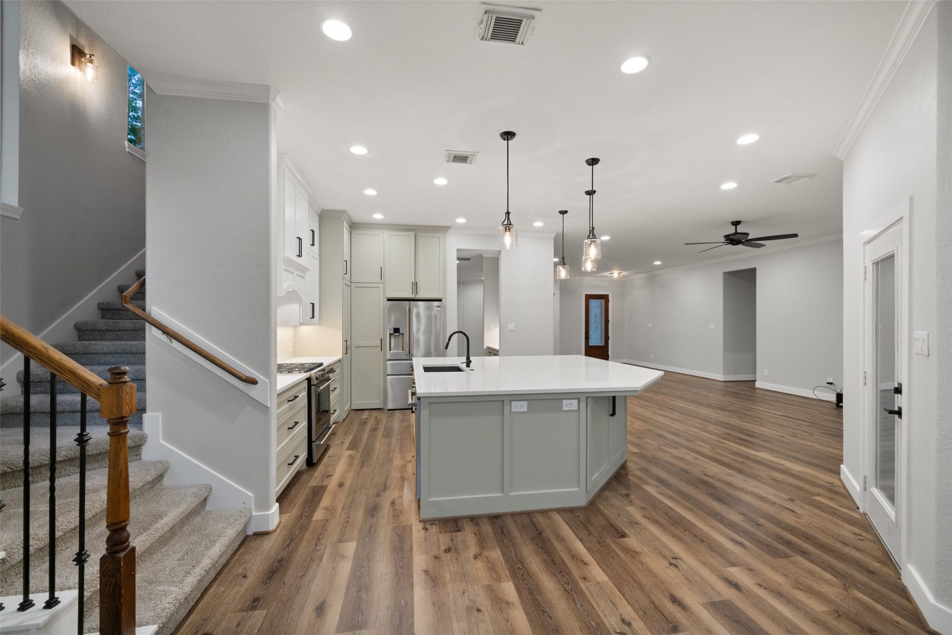 13601 Falcon Court, Montgomery, TX 77356 13601 Falcon Court, Montgomery, TX 77356