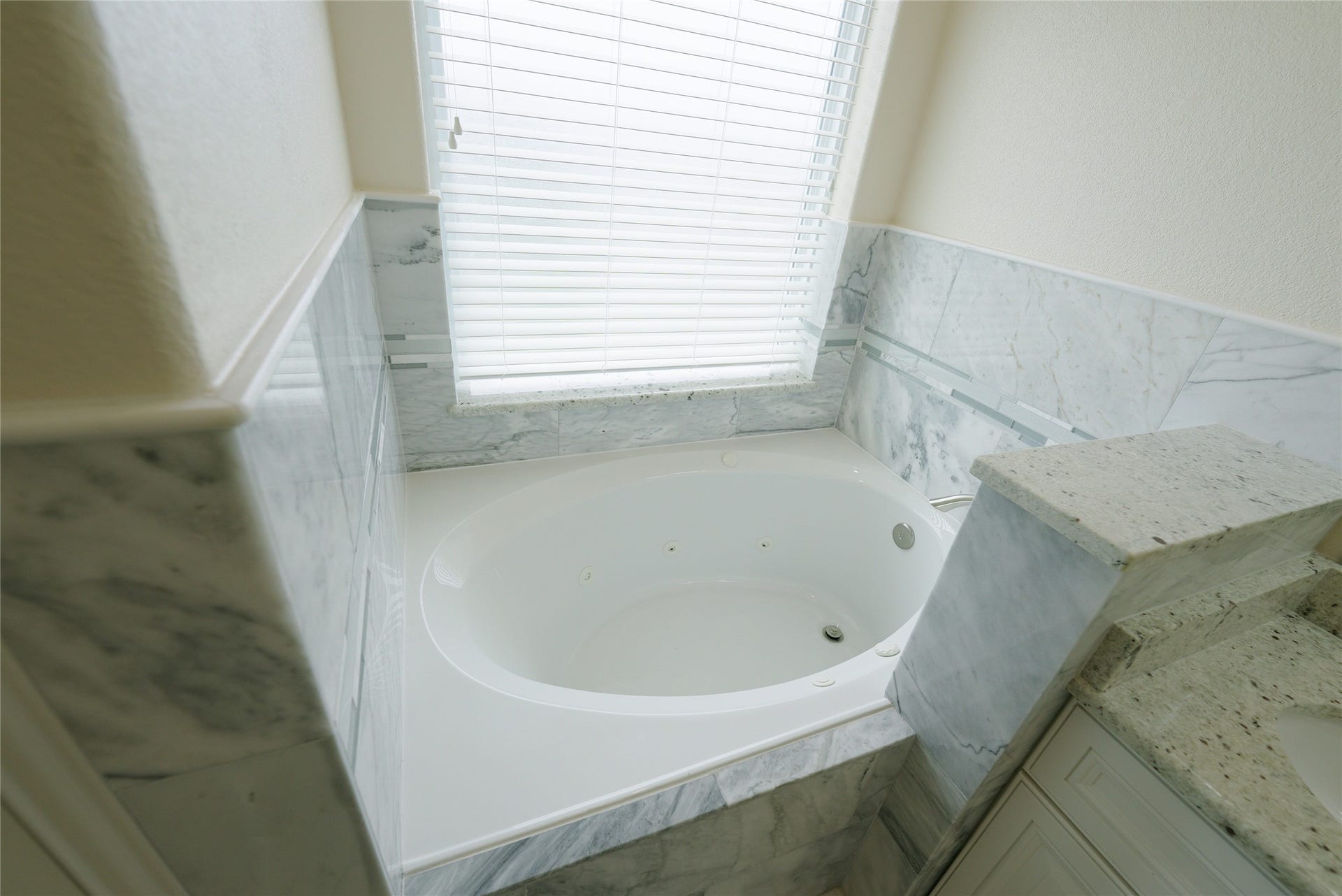 1013 10th Street, Galveston, TX 77550 1013 10th Street, Galveston, TX 77550