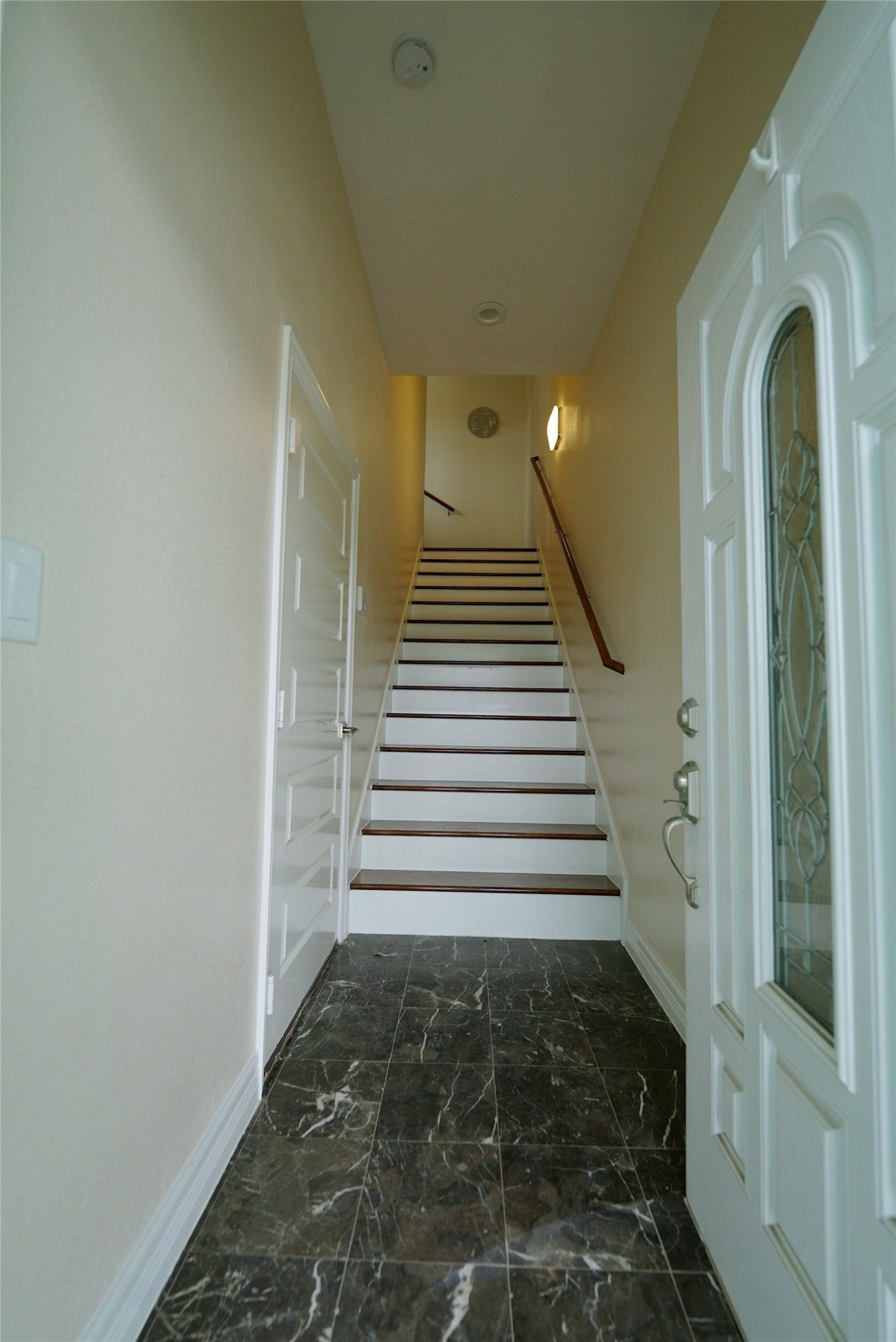 1013 10th Street, Galveston, TX 77550 Elegant marble floors and a welcoming staircase enhance the grand entrance of 1013 10th B Street. Currently tenant occupied.
