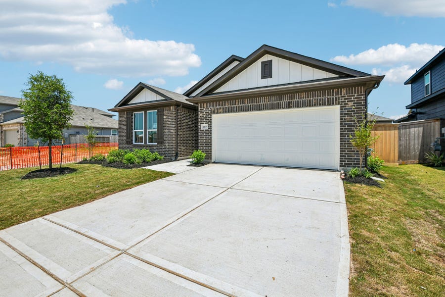 Property photo for 4635 Coral Bean Street, Pinehurst, TX