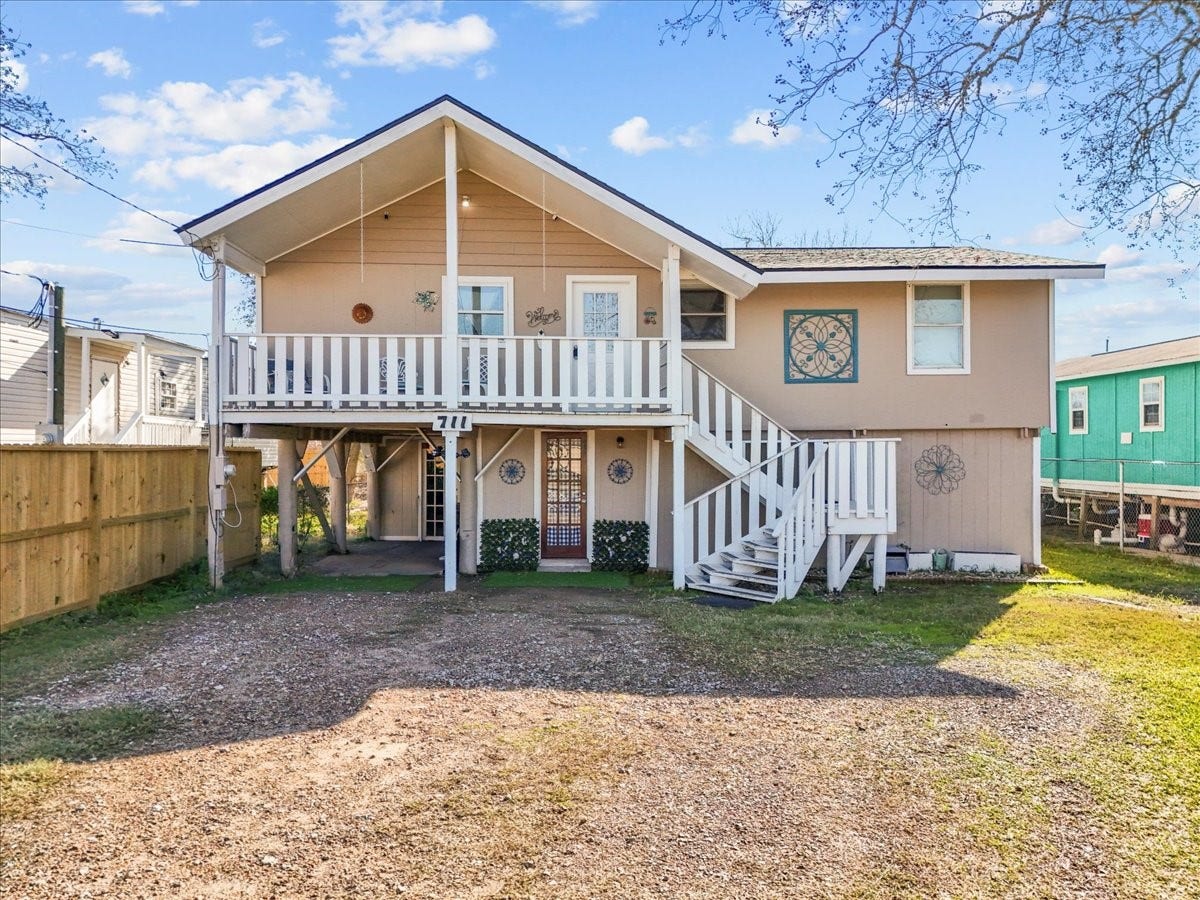 711 10th Street, Dickinson, TX 77539 711 10th Street, Dickinson, TX 77539