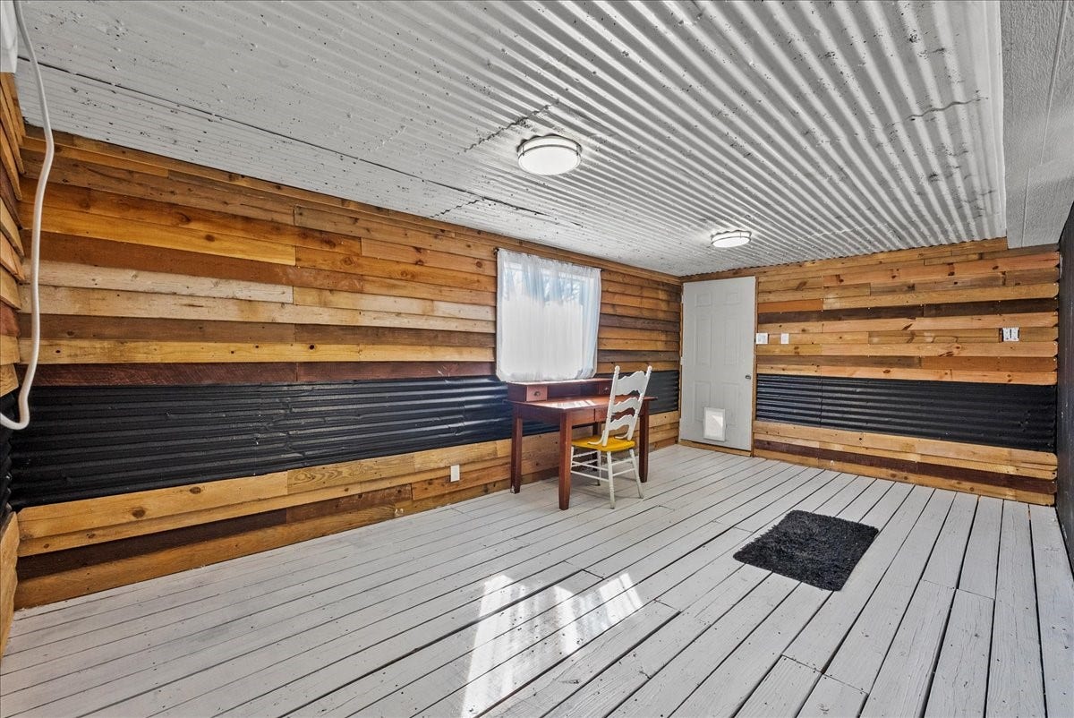 711 10th Street, Dickinson, TX 77539 Bonus room upstairs