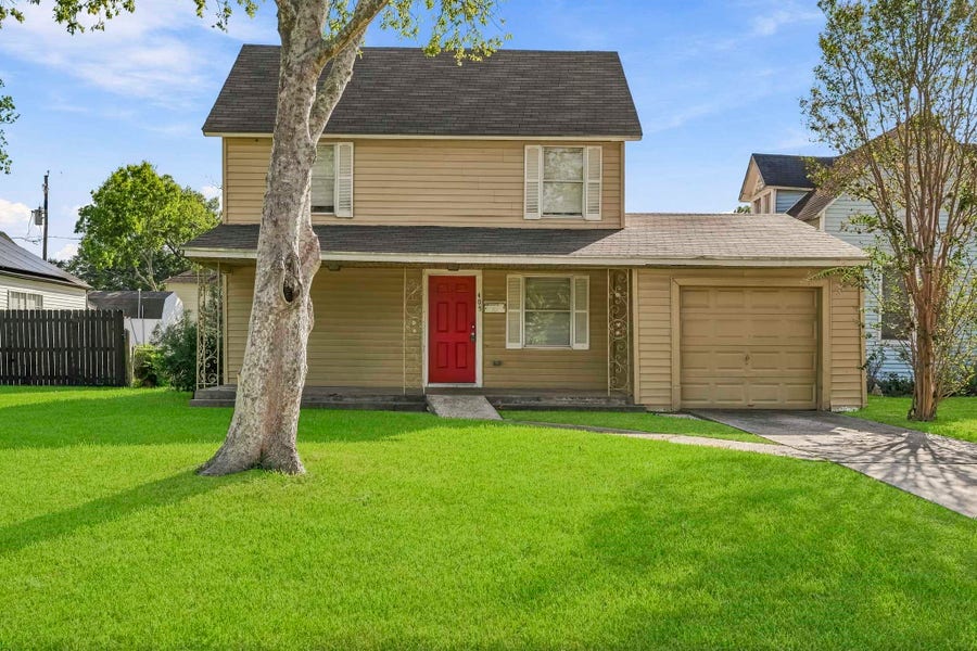 Property photo for 405 S 3rd Street, La Porte, TX