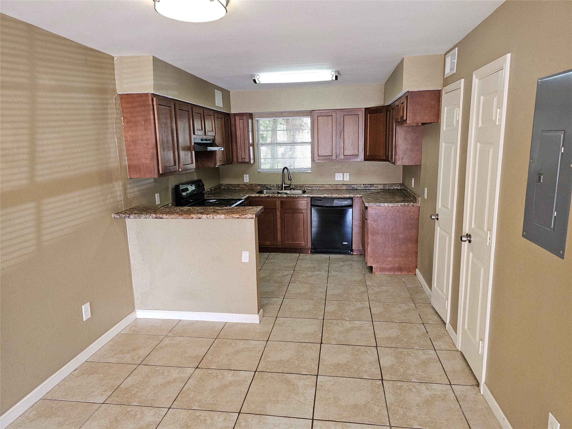 1502 Oleander Drive, #A, La Marque, TX 77568 1502 Unit A View of dining area/kitchen